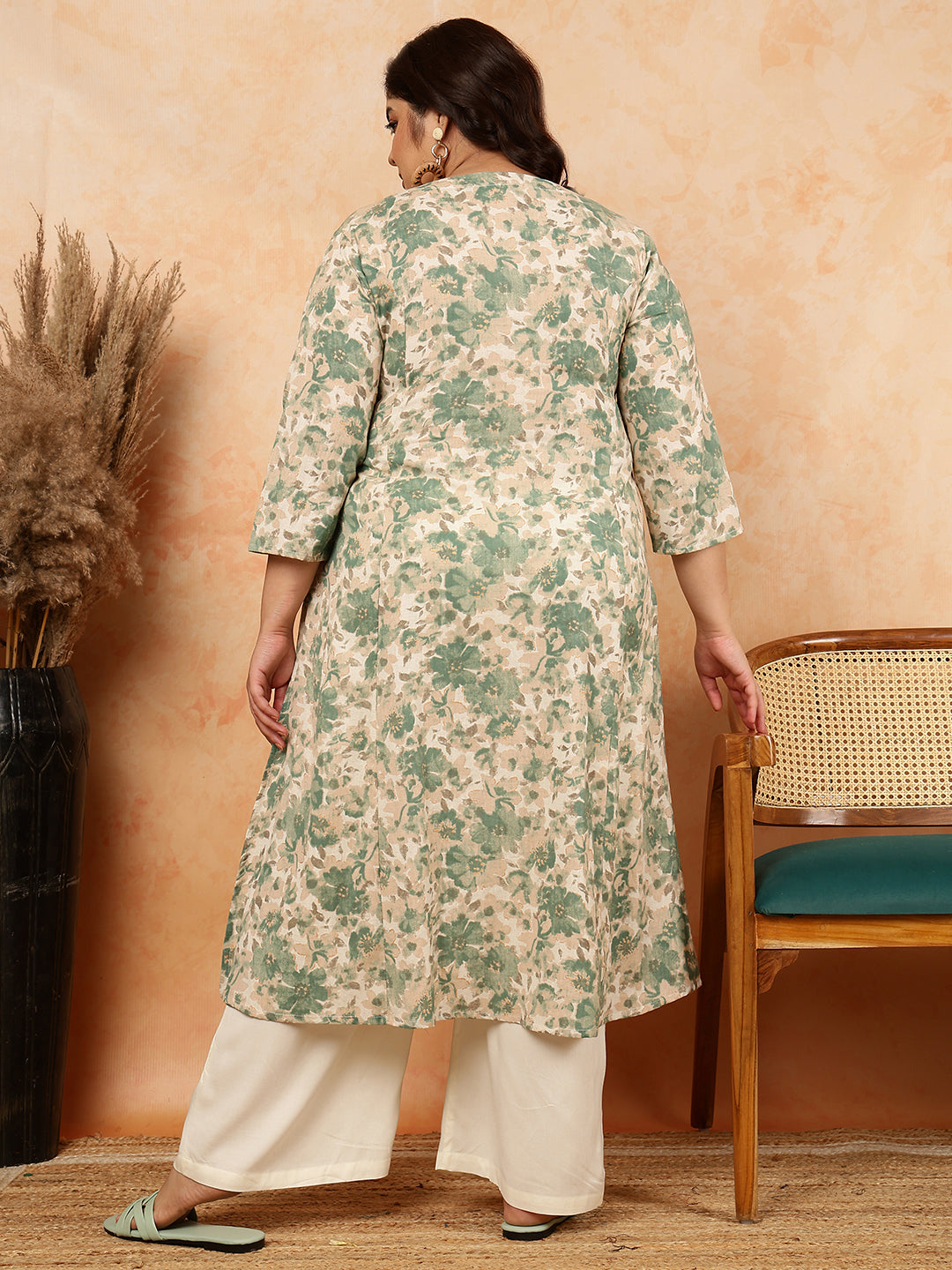 Cotton Flex Flex Calf Length Printed Straight 3/4 Sleeves Round Kurta