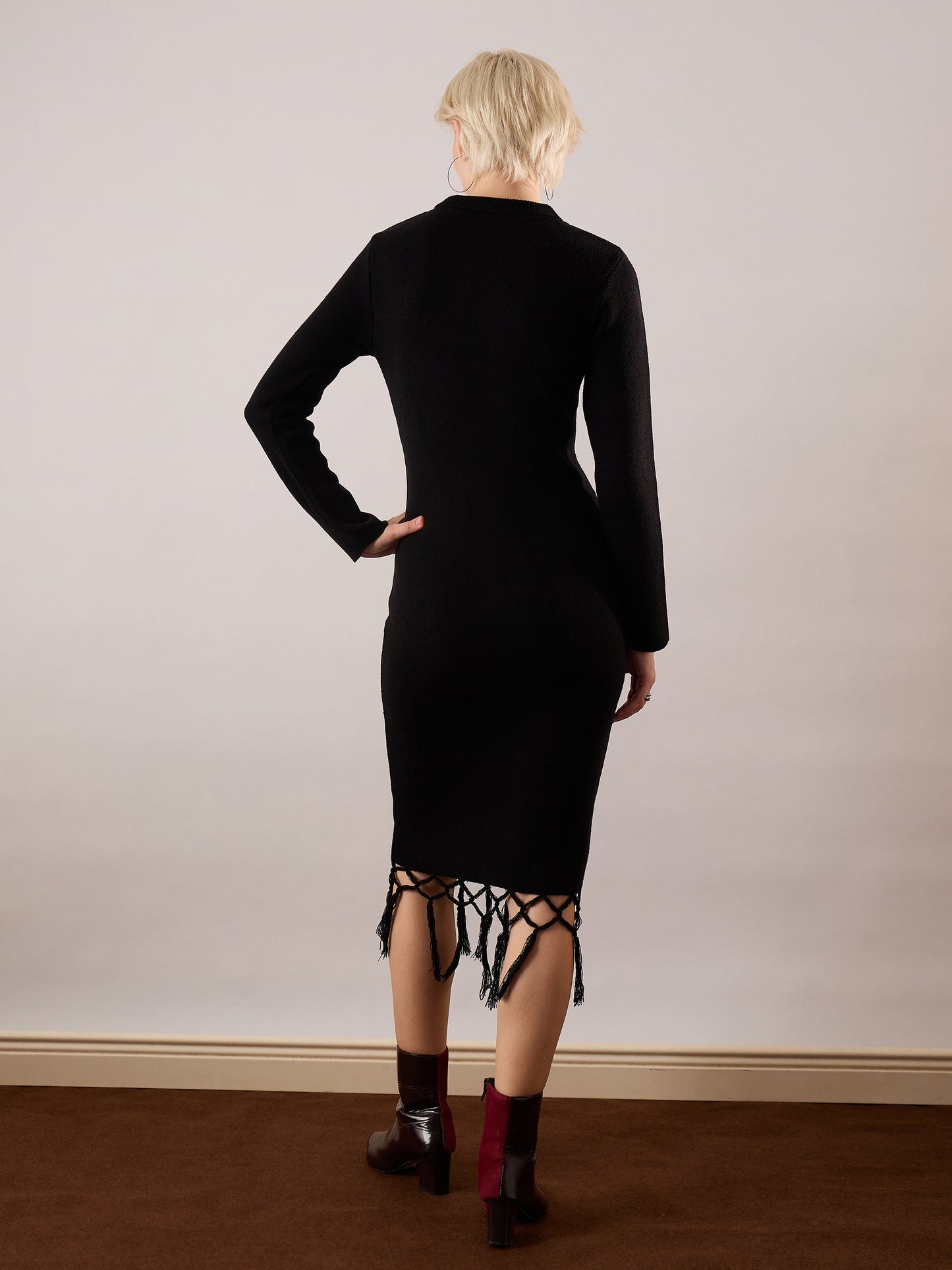 Women Black Acrylic Wool Hem Frindge Detail Midi Dress