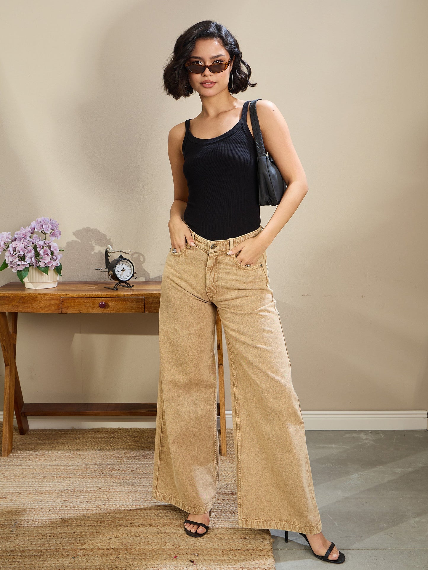 Women Beige Low Waist Wide Leg Baggy Jeans