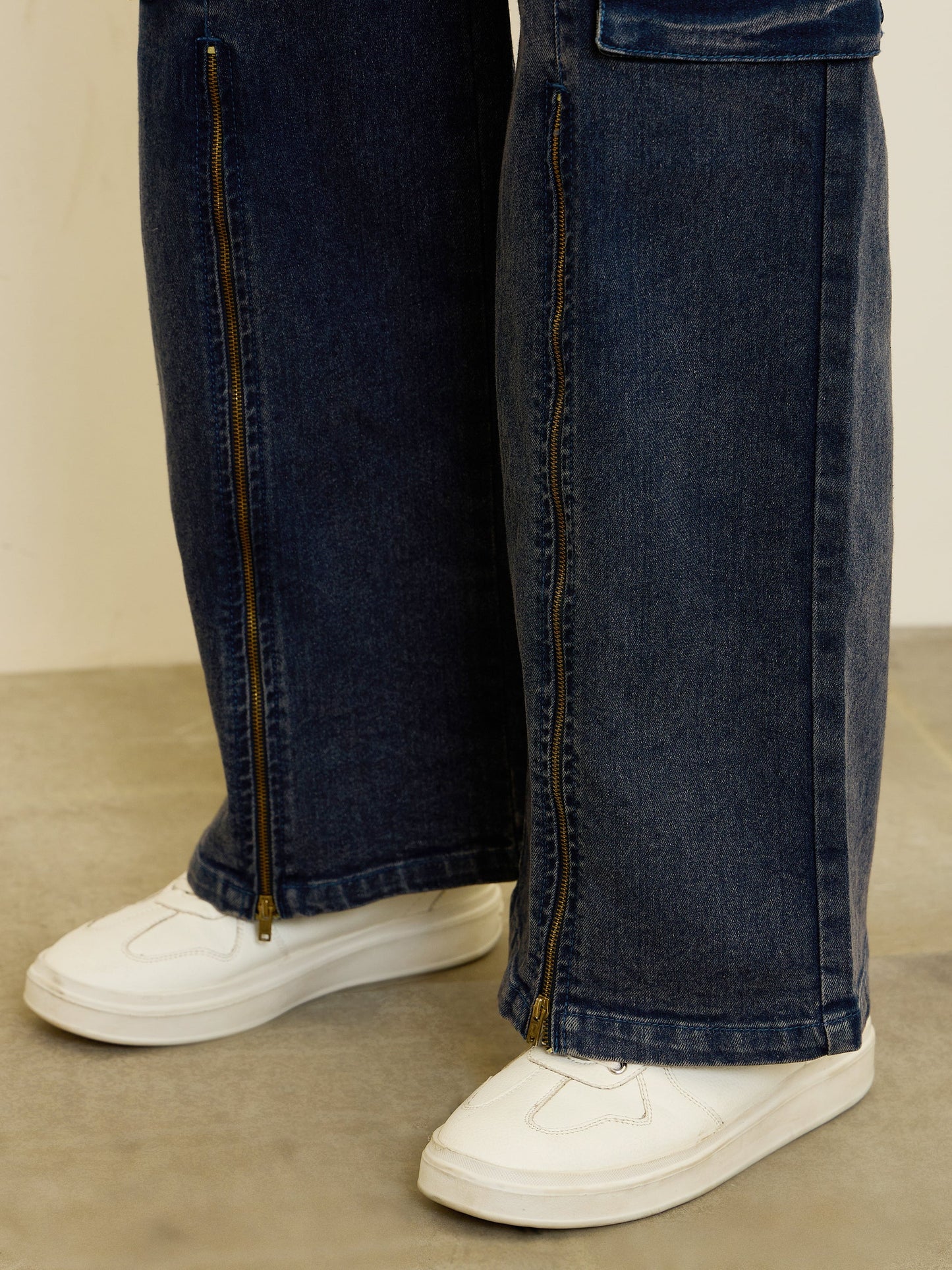 Women Navy Blue Zipper Detail Cargo Straight Jeans