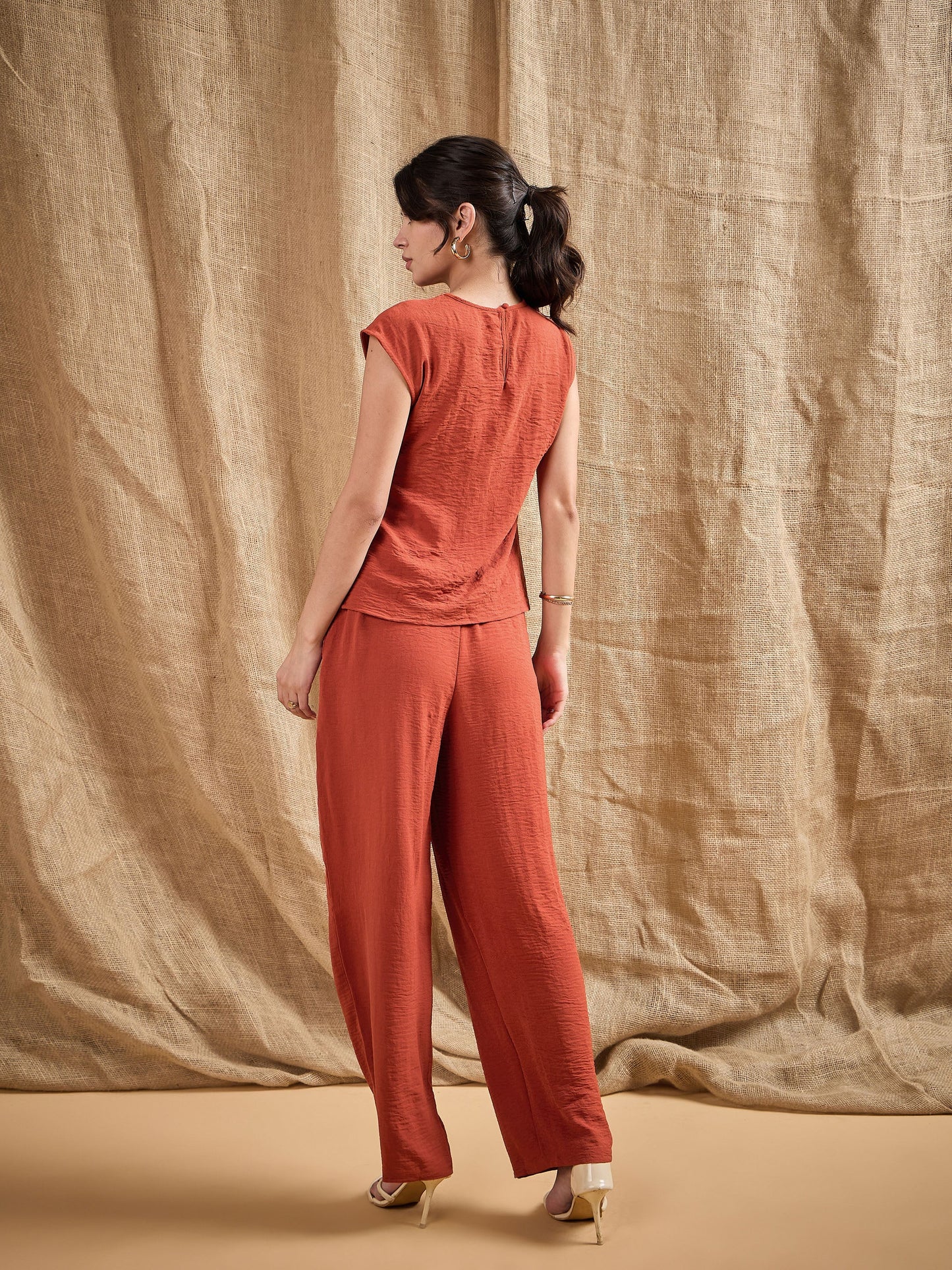 Women Rust Pleated Sleeveless Top With Pants