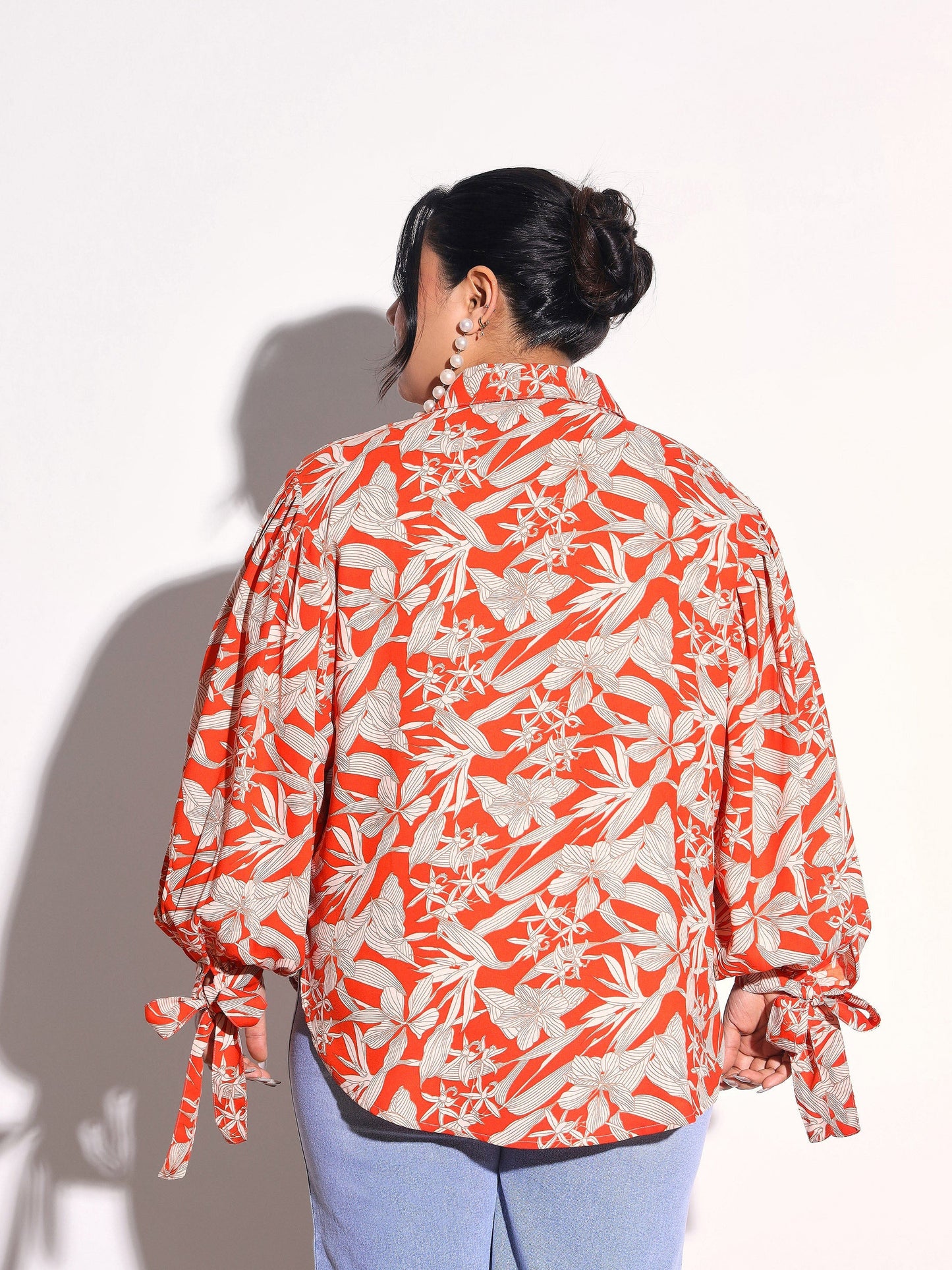 Women Orange Floral Sleeve Knot Collar Shirt