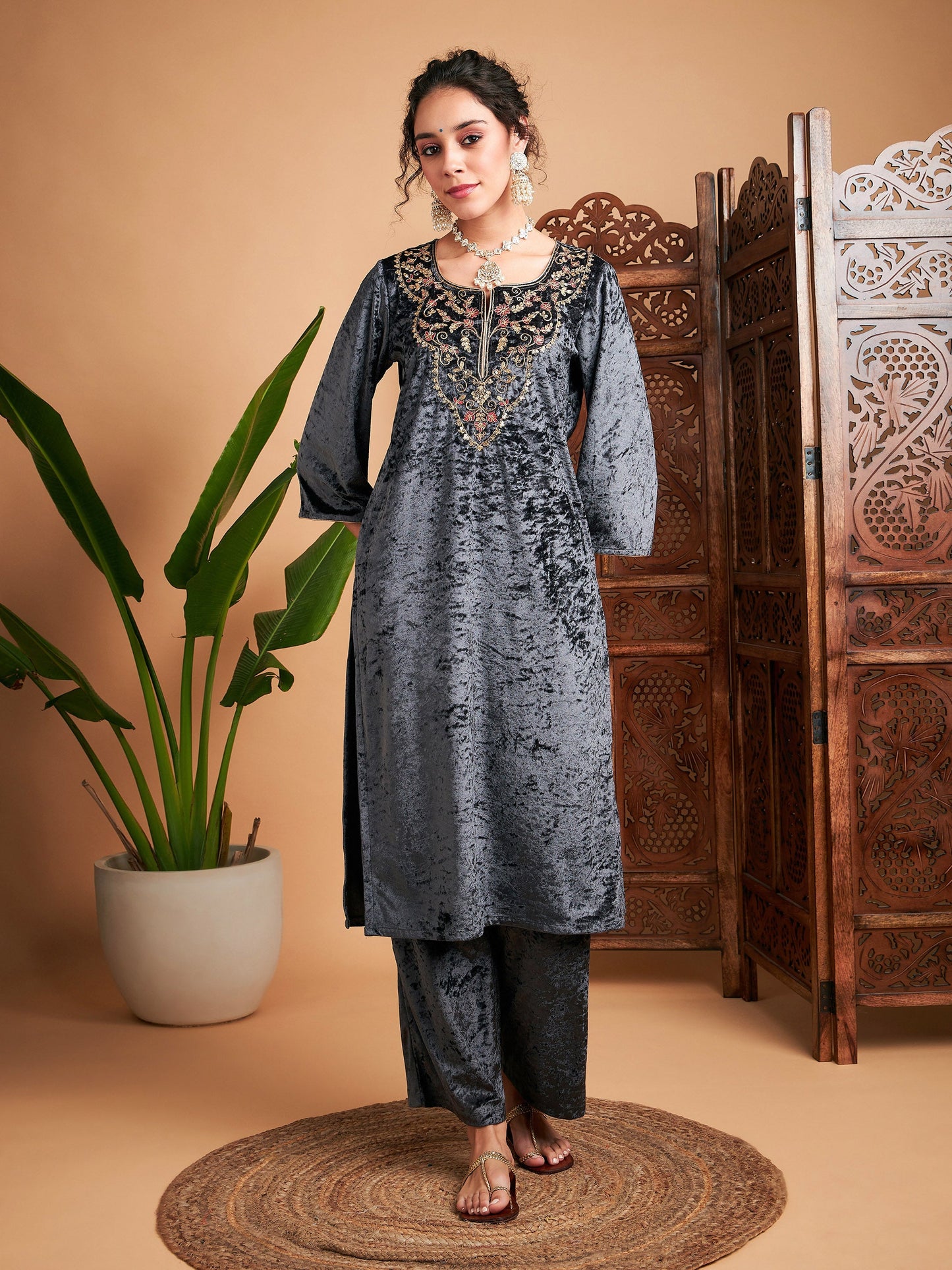 Grey Velvet Embroidered Straight Kurta