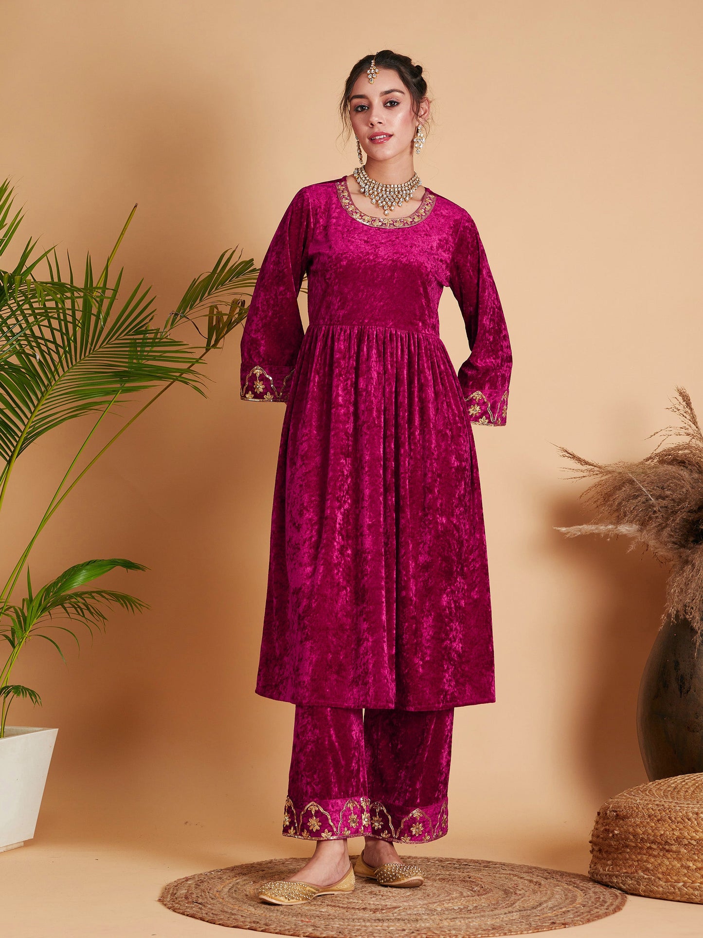 Women Fuchsia Velvet Embroidered Straight Pants