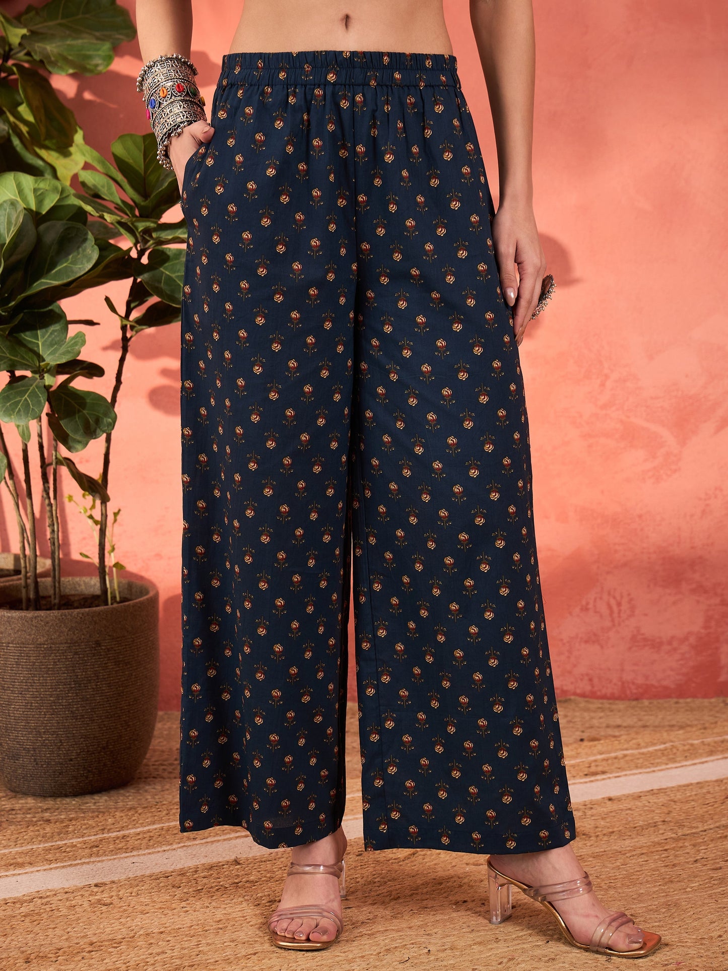 Women Navy Floral Sleeveless Kurta With Pencil Pants & Dupatta