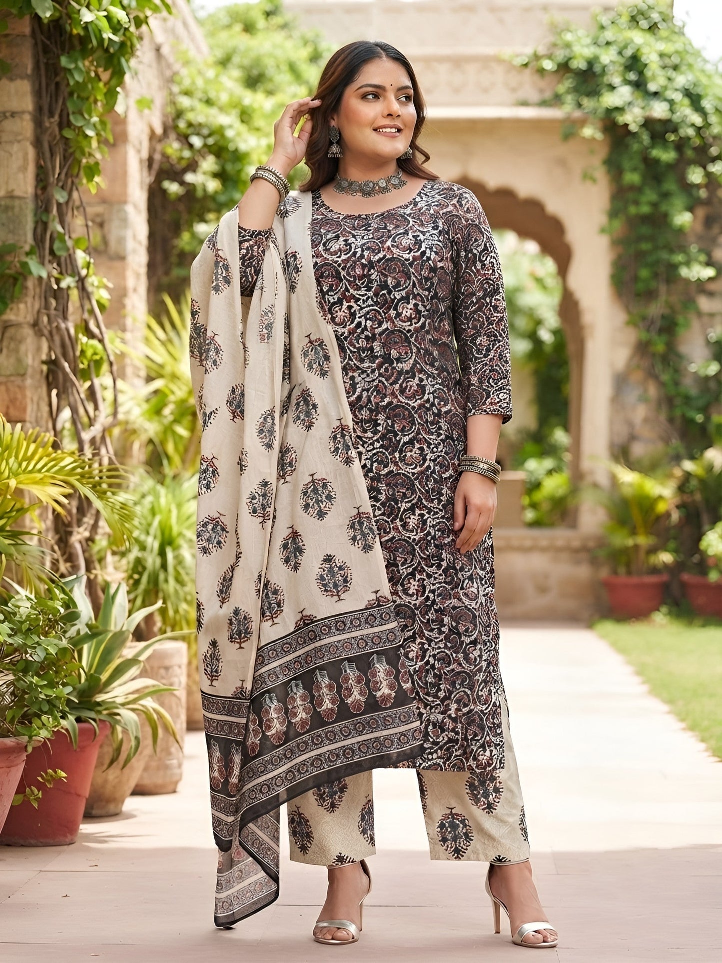 Plus Size Printed Straight Kurta With Palazo & Dupatta