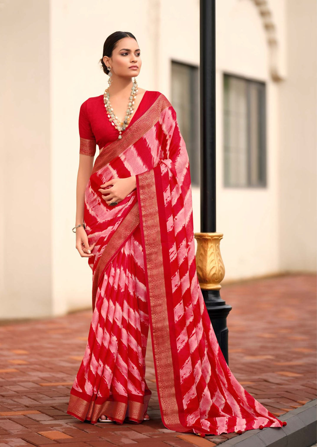Red Leheriya Printed Silk Blend Saree With Unstitched Blouse