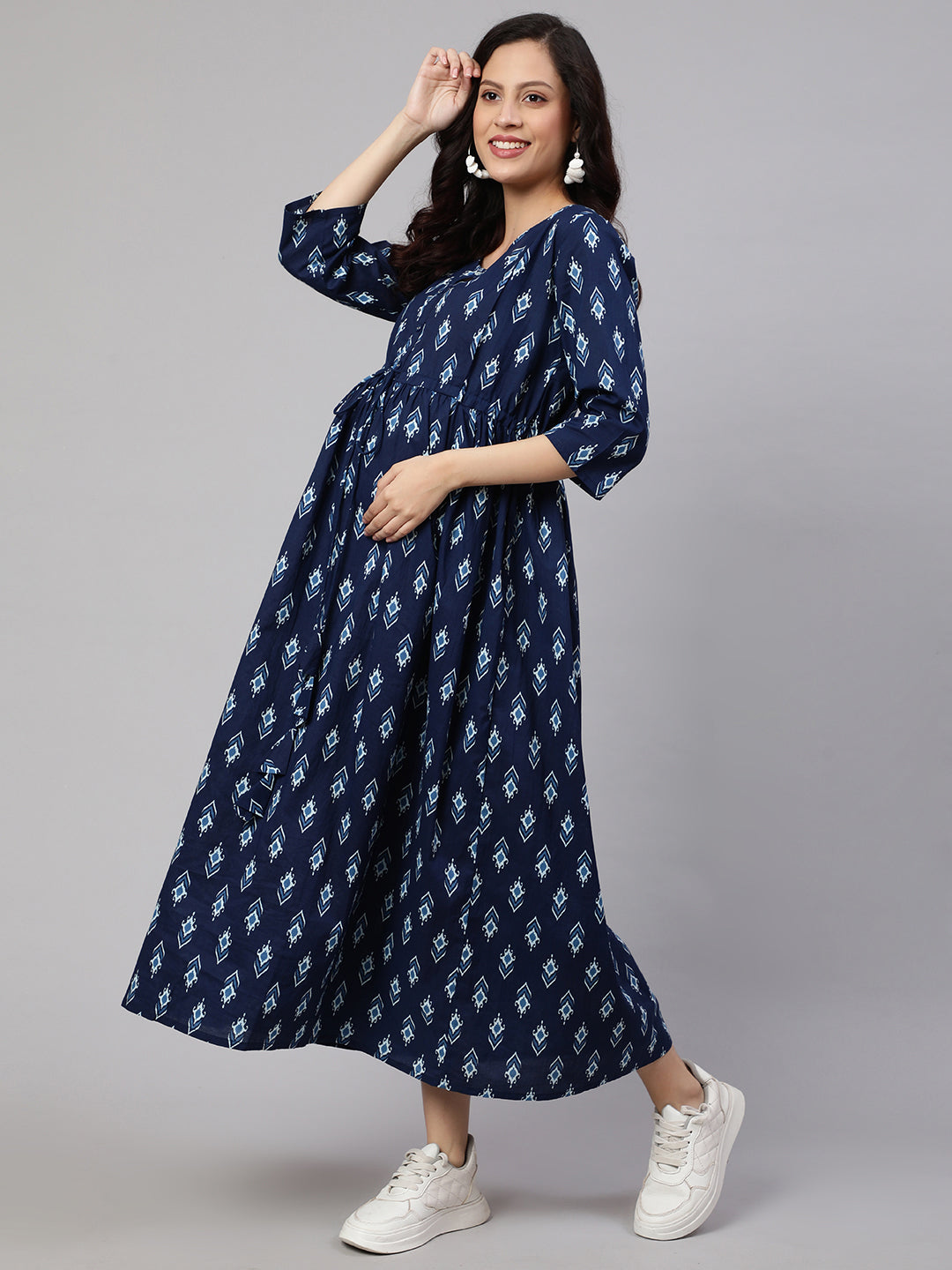 Women Blue Floral Printed Flared Maternity Dress