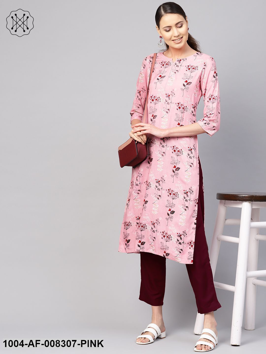 Baby Pink And Maroon Floral Printed Round Neck With Slit 3/4Th Sleeve Straight Kurta With Ciggratte Pants.