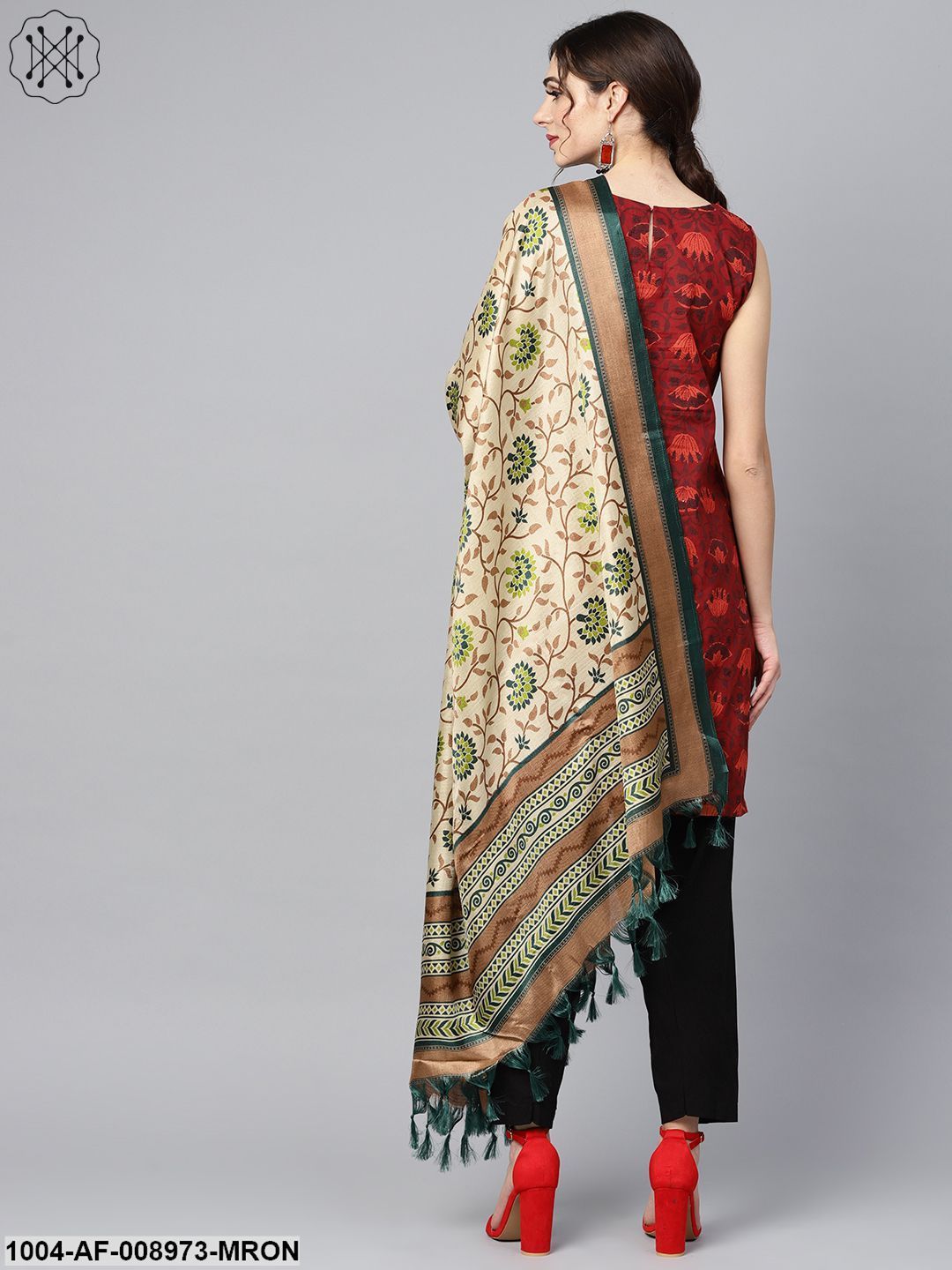 Maroon Round Neck Sleeveless Floral Printed Kurta With Black Salwar