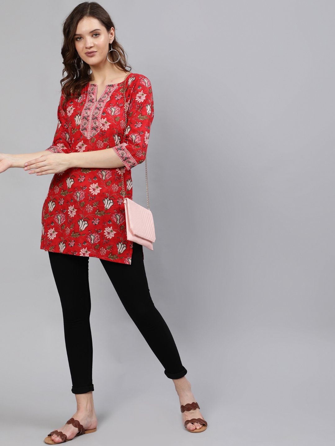 Women Red Floral Printed Tunic With Three Quarter Sleeves