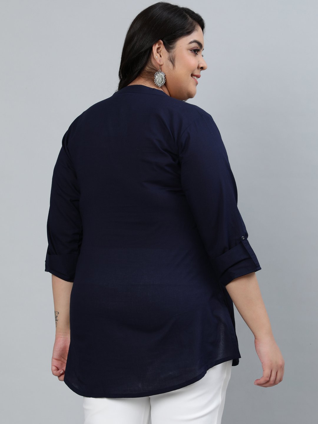 Plus Size Women Solid Blue Tunic With Three Quarter Sleeves