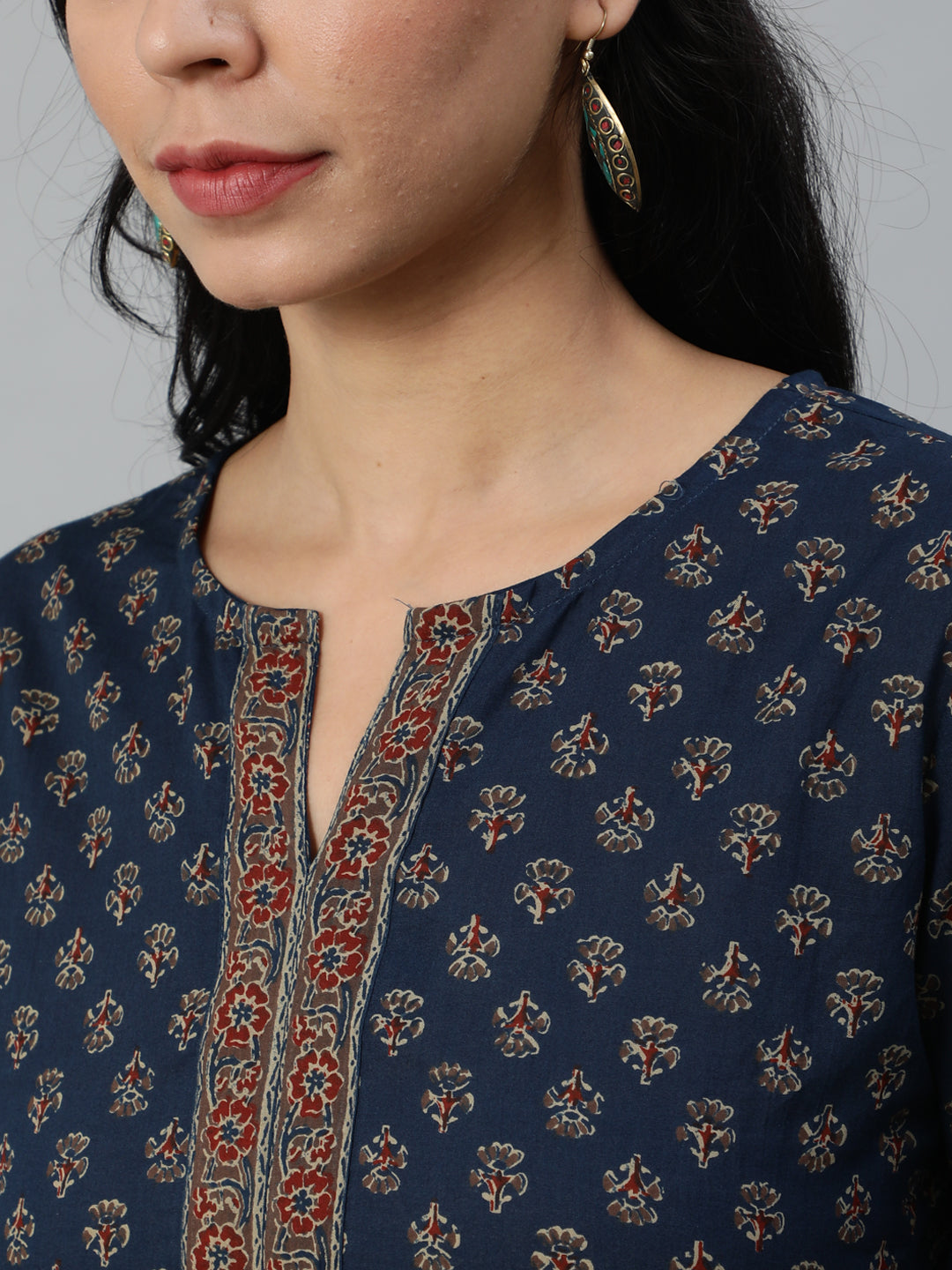 Navy Blue Printed Straight Tunic With Three Quarter Sleeves