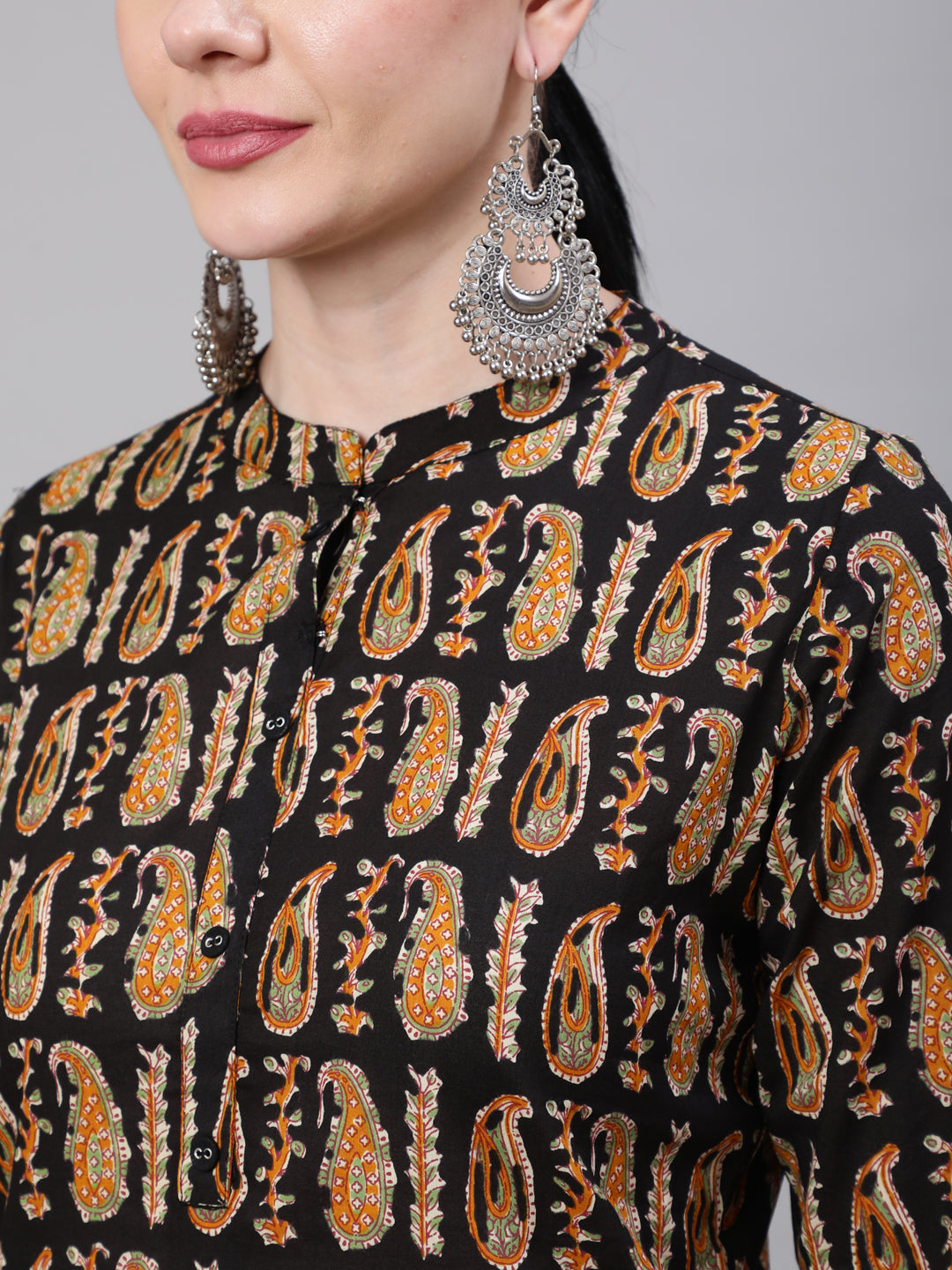 Black Paisley Printed Straight Tunic With Three Quarter Sleeves