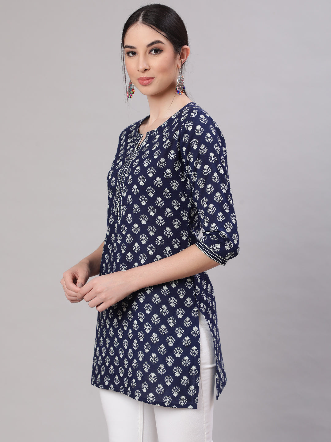 Women Blue Straight Tunic With Three Quarter Sleeves