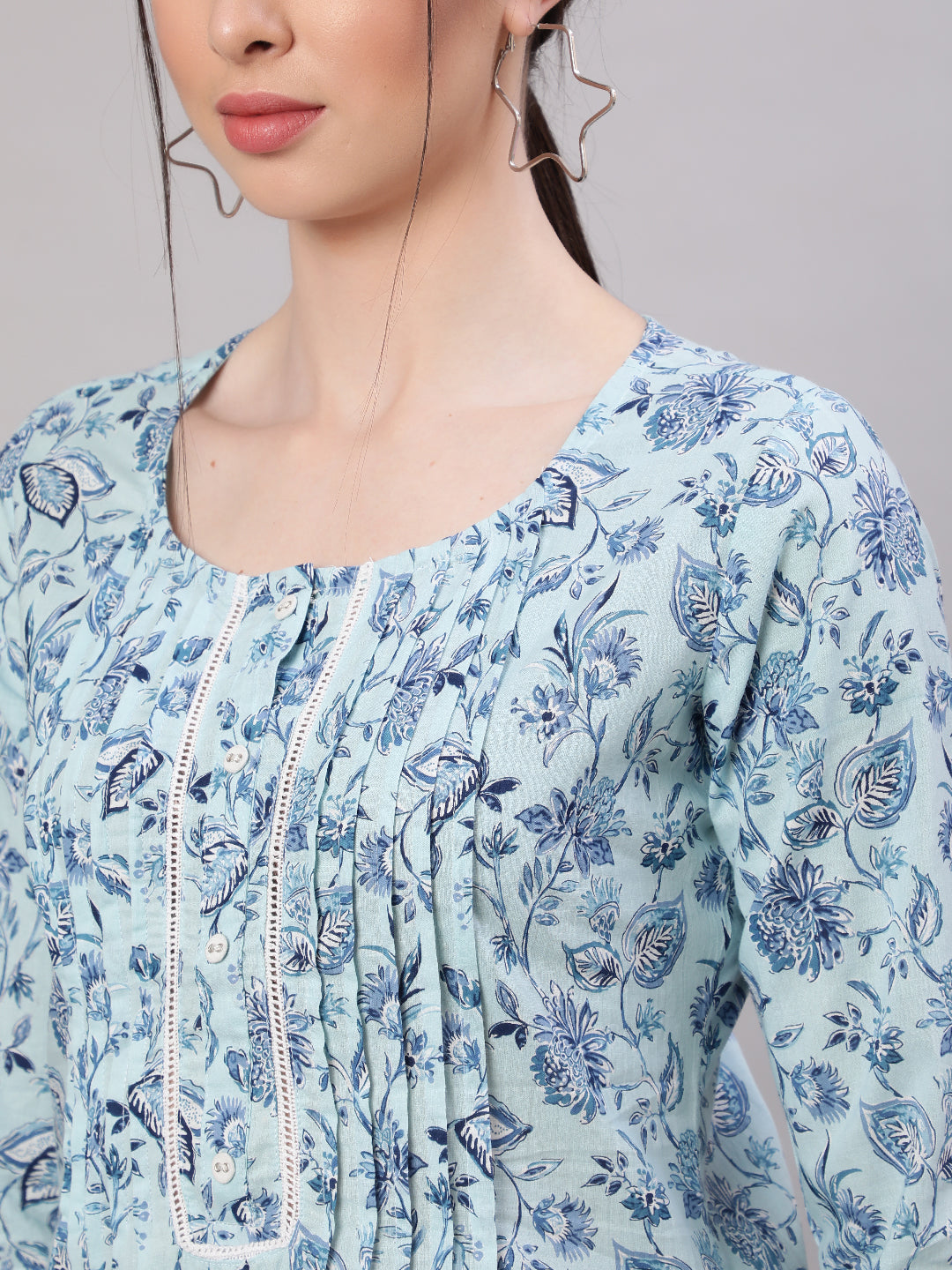Women Blue Straight Tunic With Three Quarter Sleeves