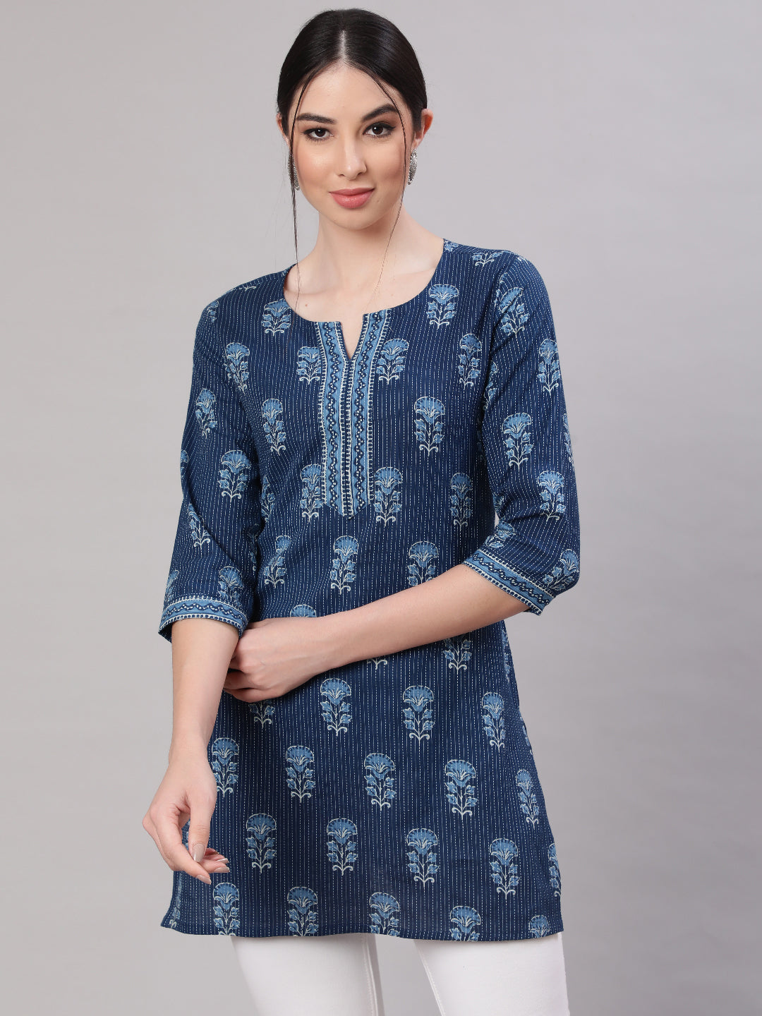 Women Blue Straight Tunic With Three Quarter Sleeves