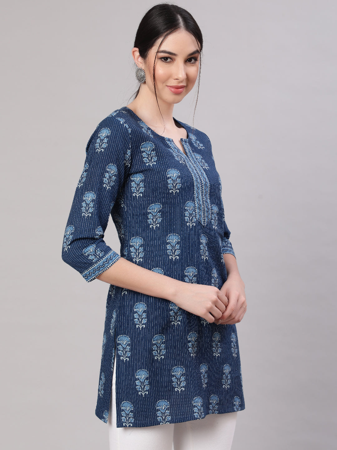 Women Blue Straight Tunic With Three Quarter Sleeves