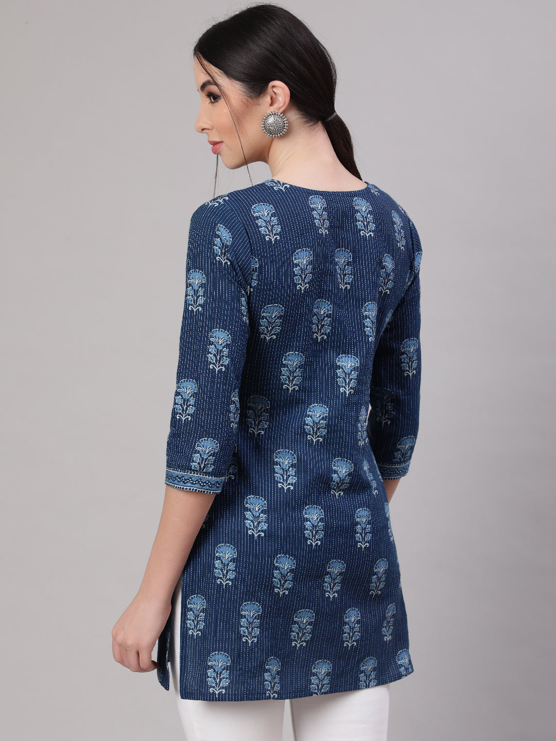 Women Blue Straight Tunic With Three Quarter Sleeves