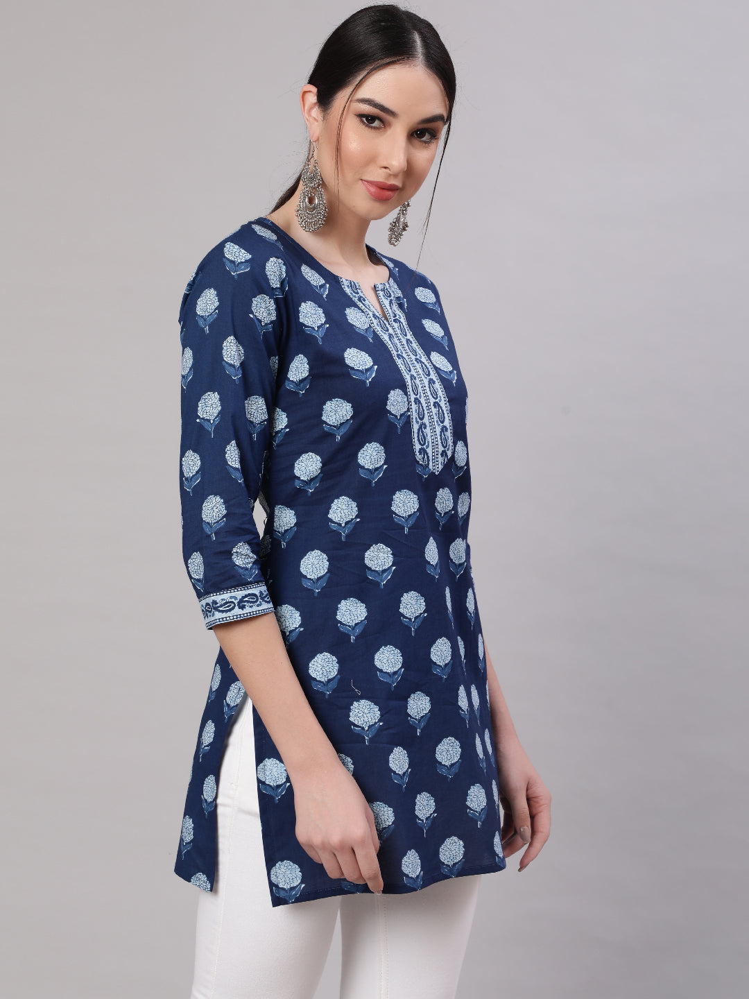 Women Blue Straight Tunic With Three Quarter Sleeves