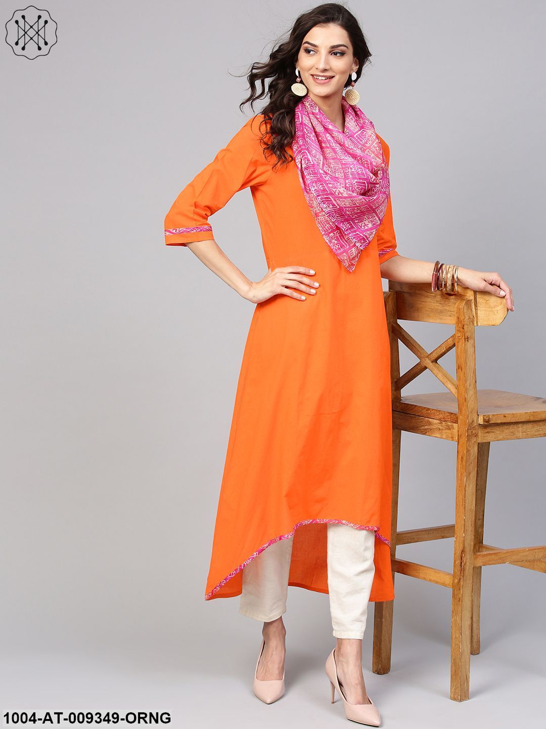 Solid A-Line Orange Kurta With Megenta Stole