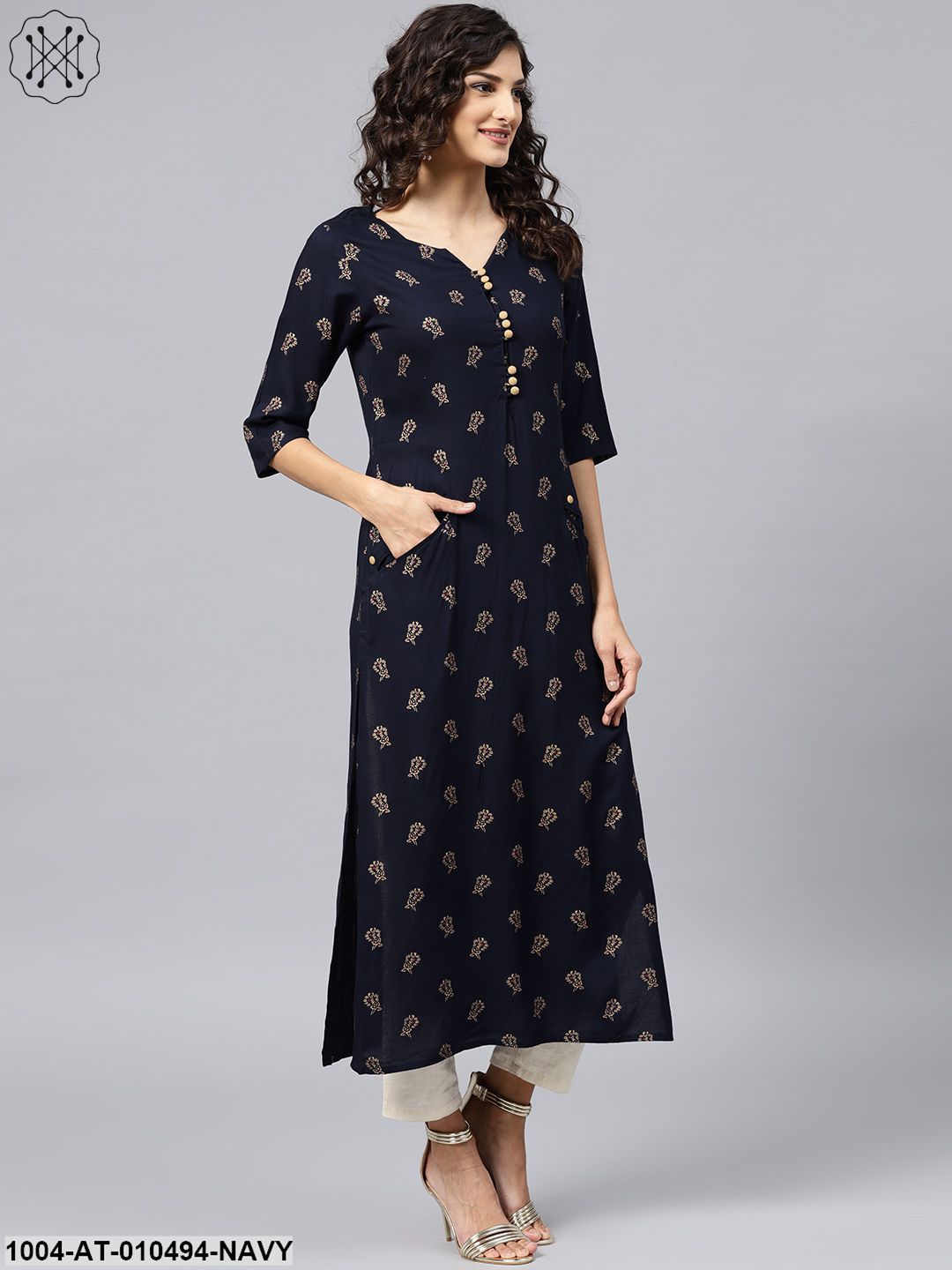 Navy Blue Printed Kurta With V-Neck And 3/4 Sleeves