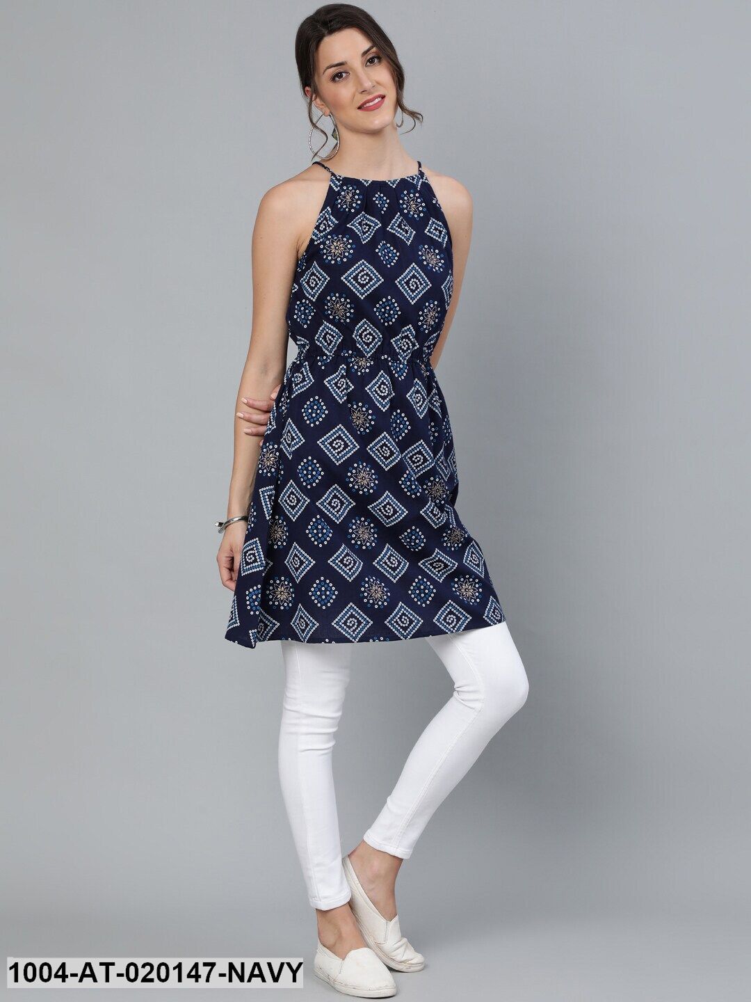 Navy Blue & White Geometric Print Keyhole Neck Thread Work Kurta