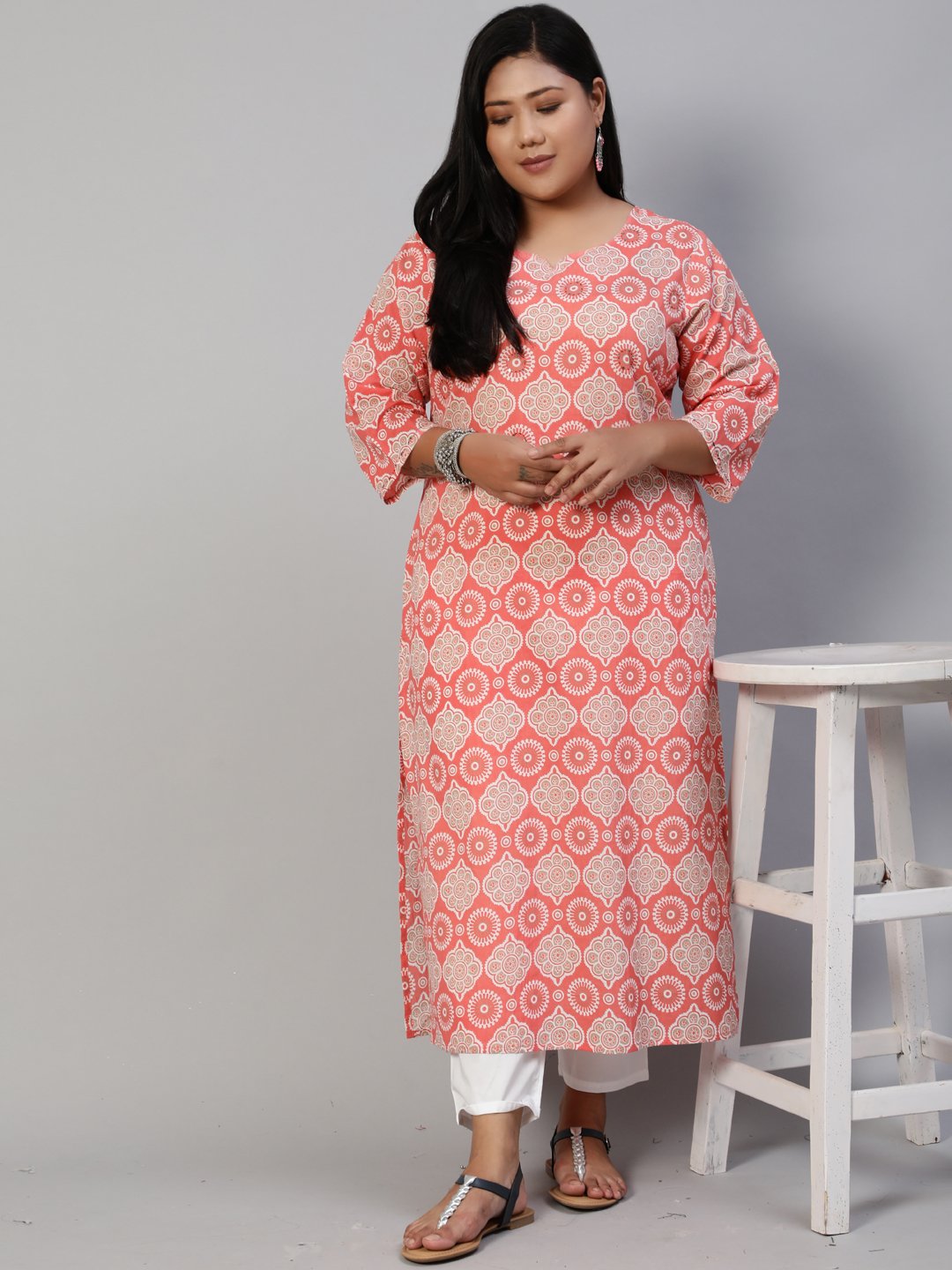 Women Pink Hand Work Printed Straight Kurta With Three Quarter Sleeves