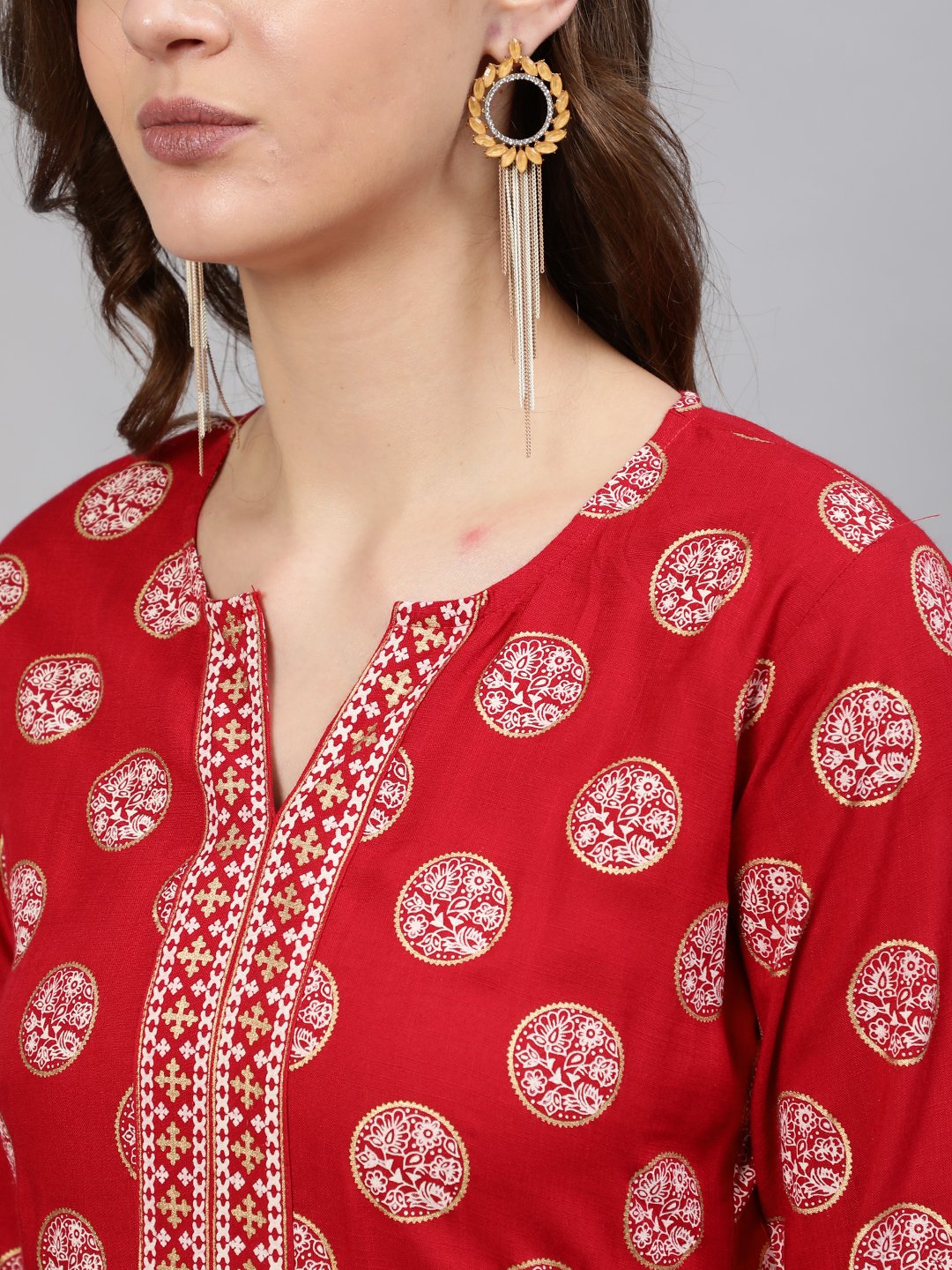 Women Red & Gold Printed Straight Kurta With Half Sleeves