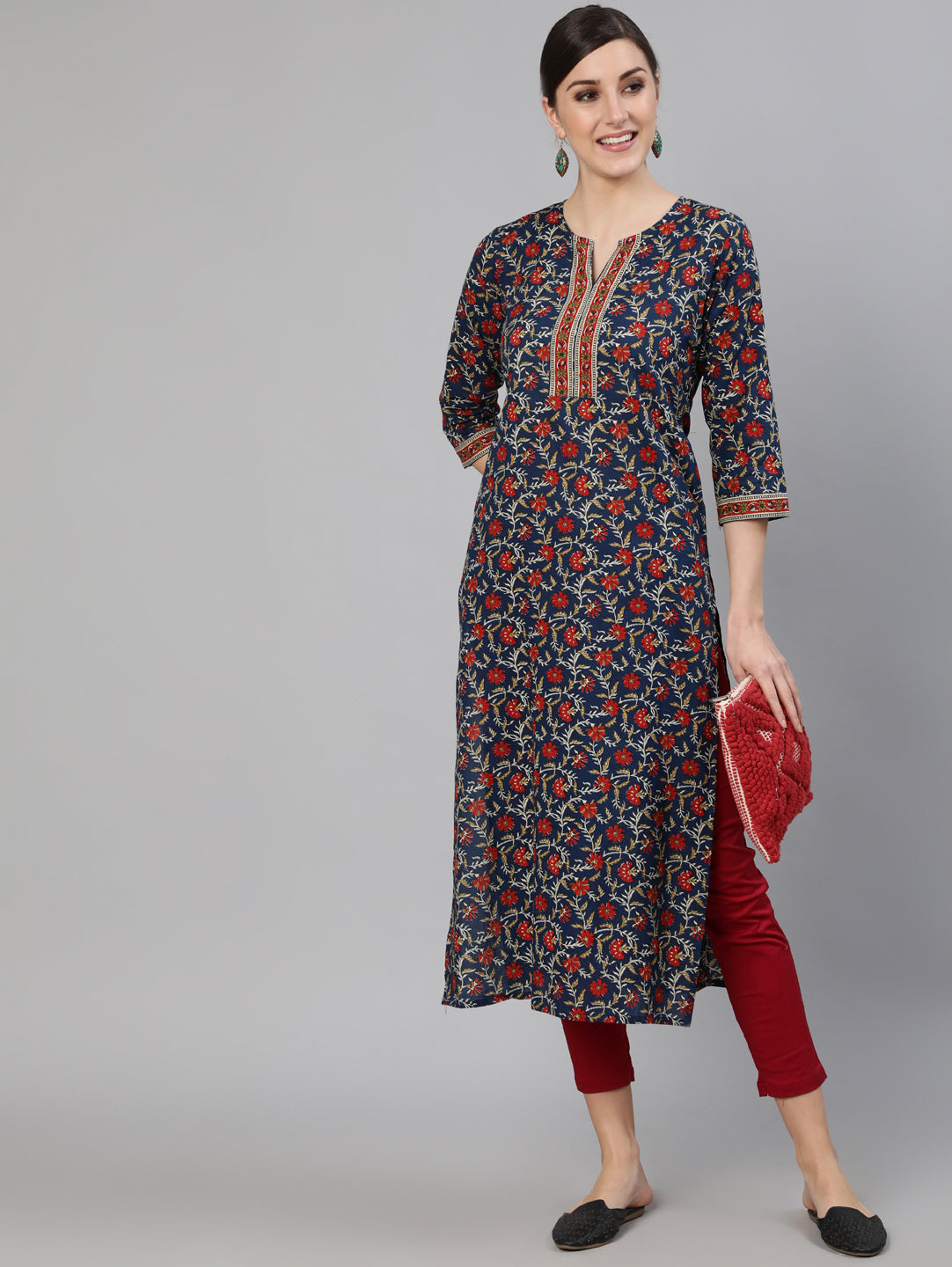 Women Blue Printed Straight Kurta With Three Quarter Sleeves