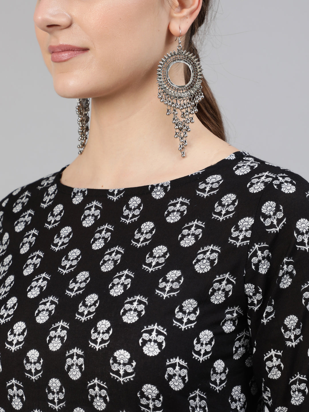 Black Ethnic Mothif Printed Straight Kurta With Three Quarter Sleeves