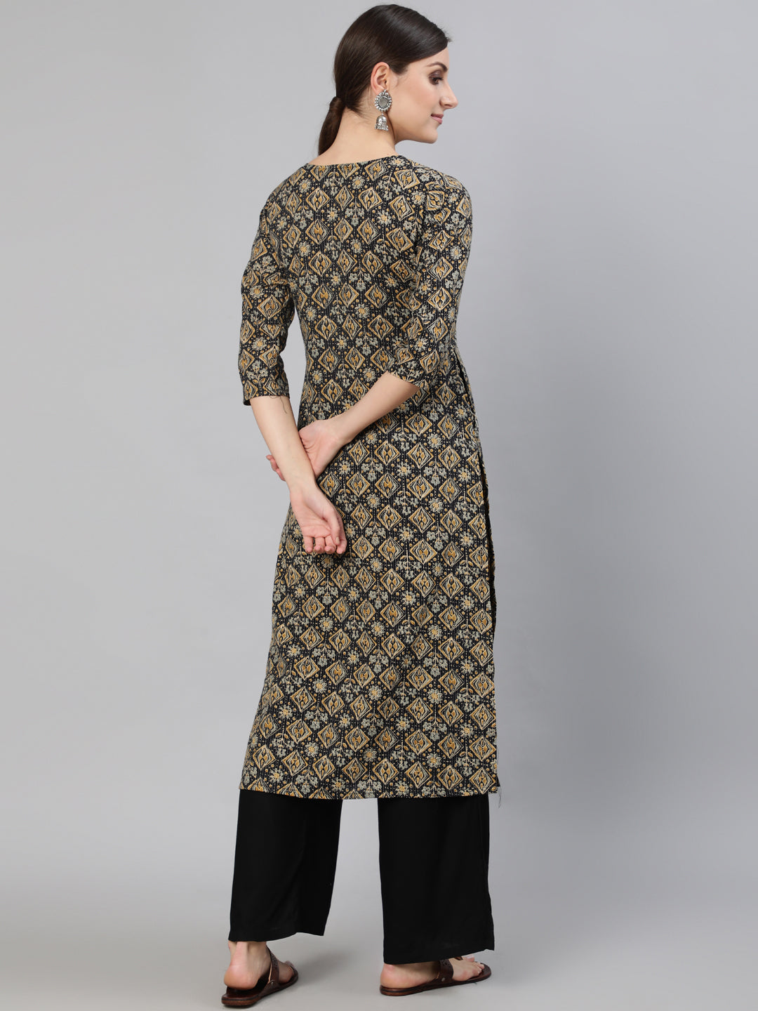 Black & beige Printed Straight Kurta with Three Quarter Sleeves