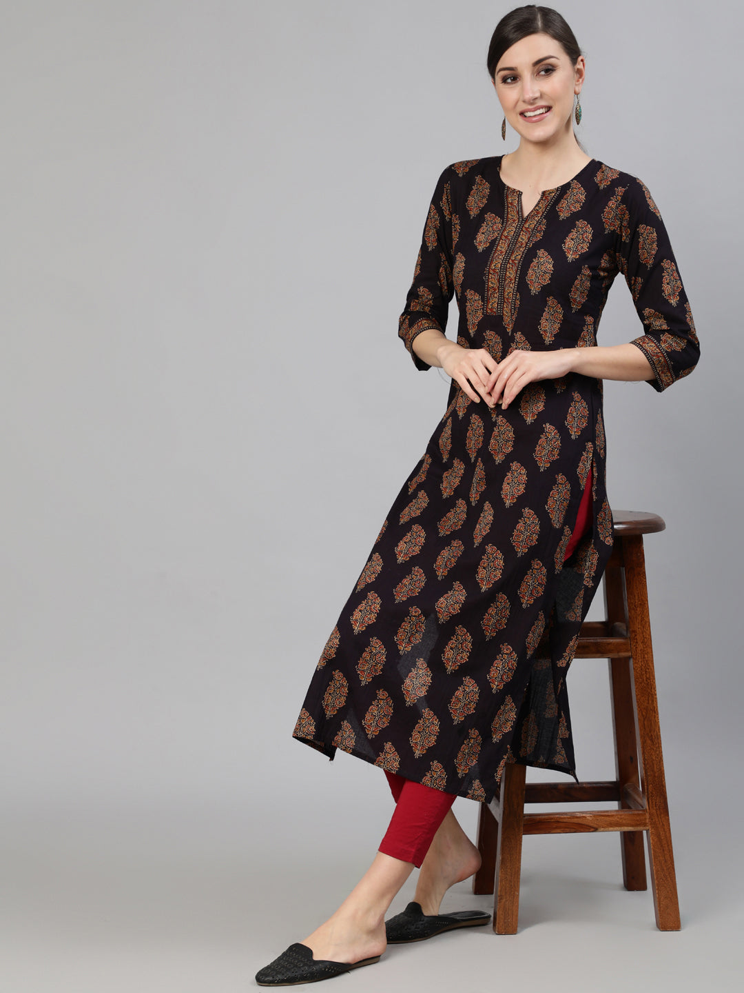 Black Ethnic Printed Straight Kurta With Three Quarter Sleeves