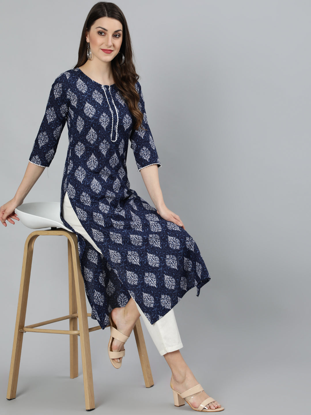 Navy Blue Ethnic Printed Straight Kurta With Three Quarter Sleeves