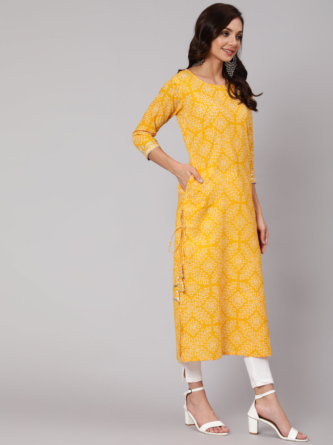 Yellow Bandhani Printed Straight Kurta With Three Quarter Sleeves