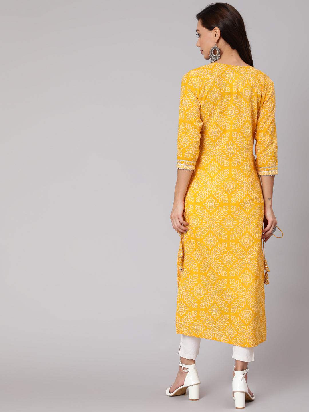 Yellow Bandhani Printed Straight Kurta With Three Quarter Sleeves