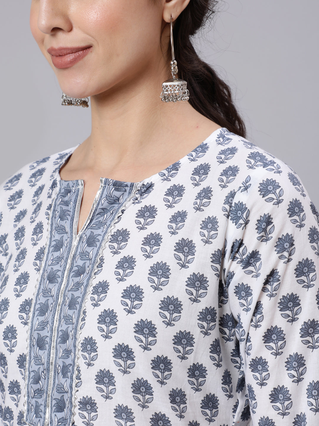Off-White Printed Straight Kurta With Three Quarter Sleeves