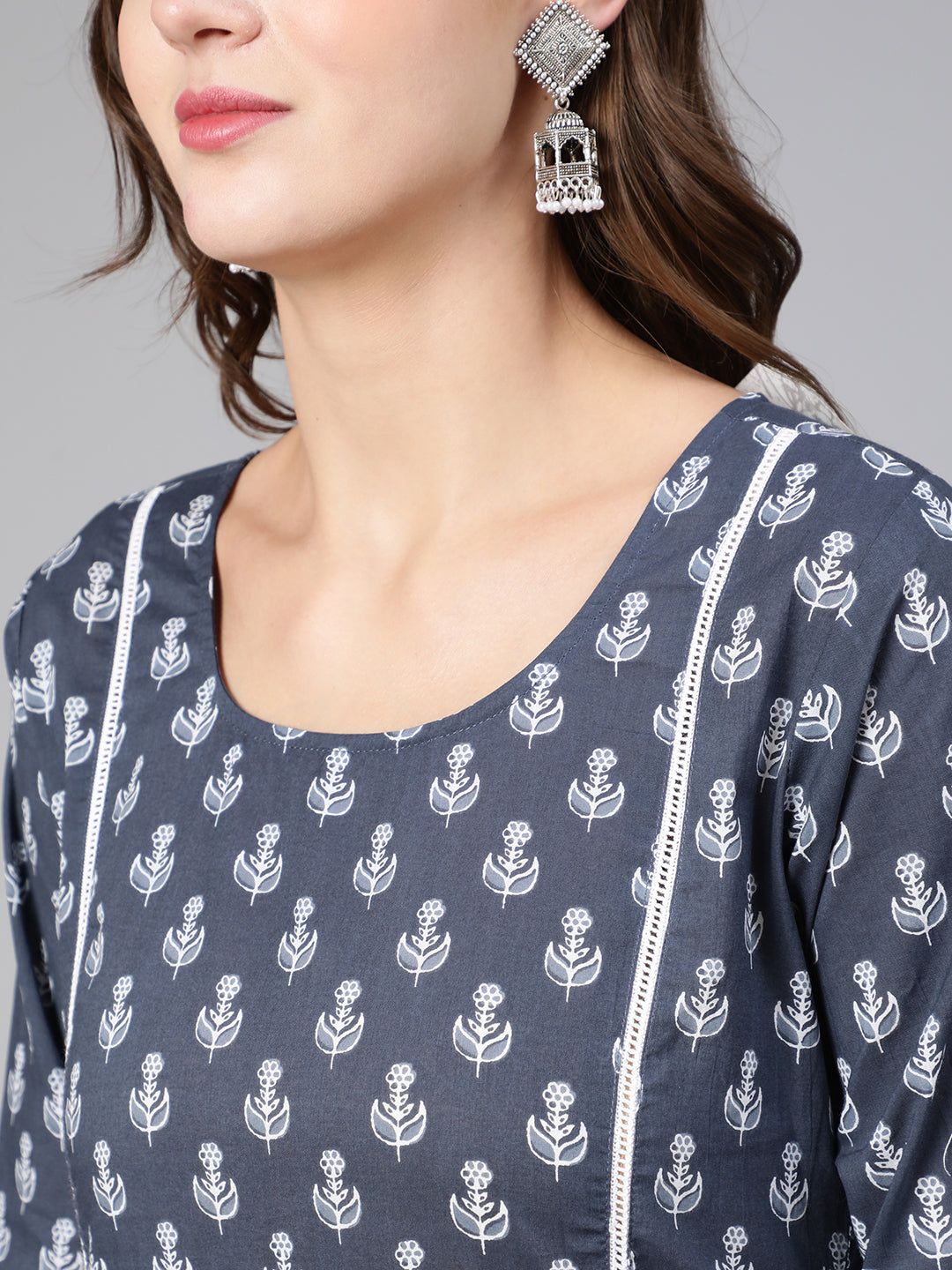 Grey Ethnic Printed Straight Kurta With Three Quarter Sleeves