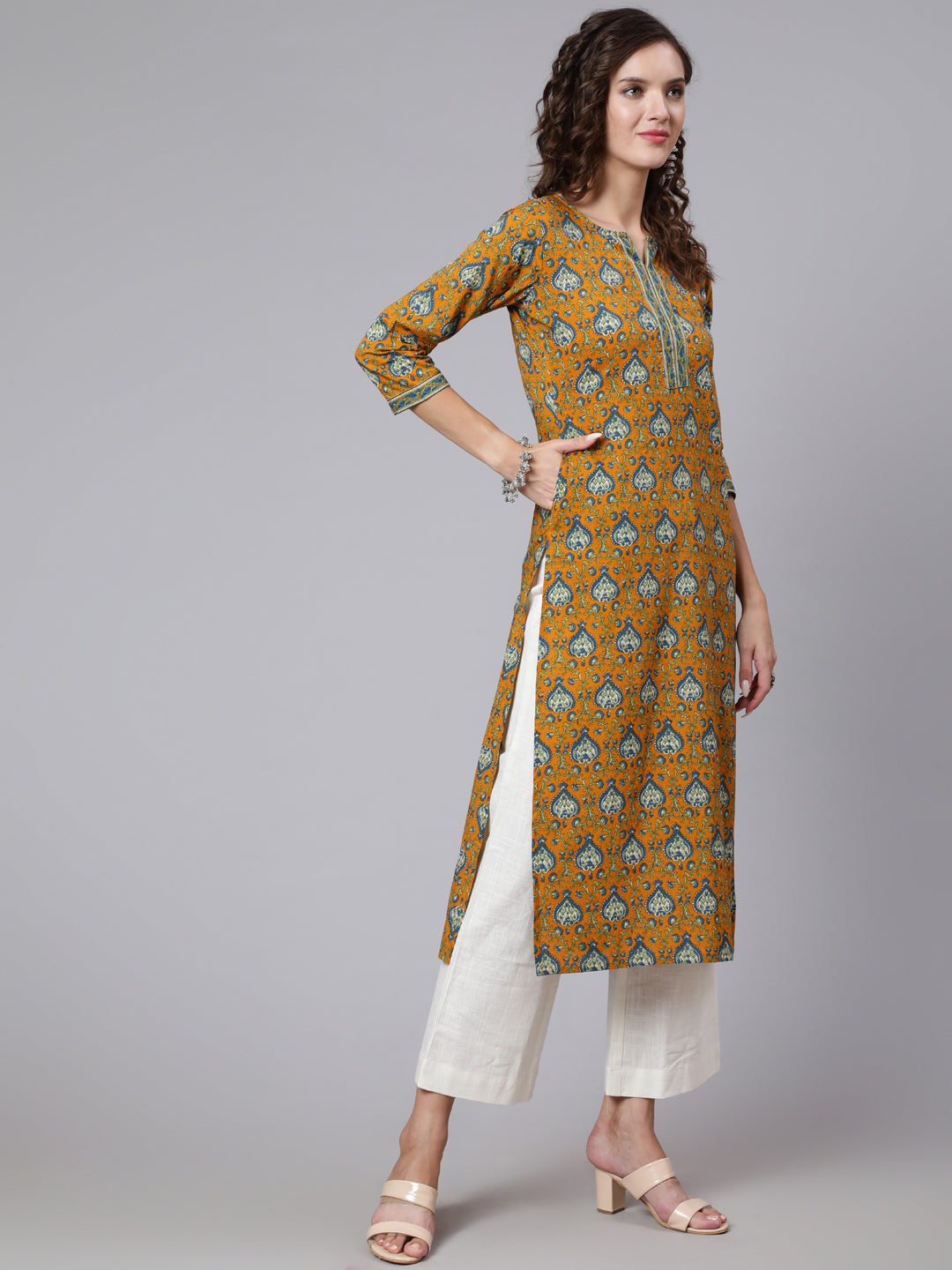 Yellow Printed straight kurta with three quarter sleeves