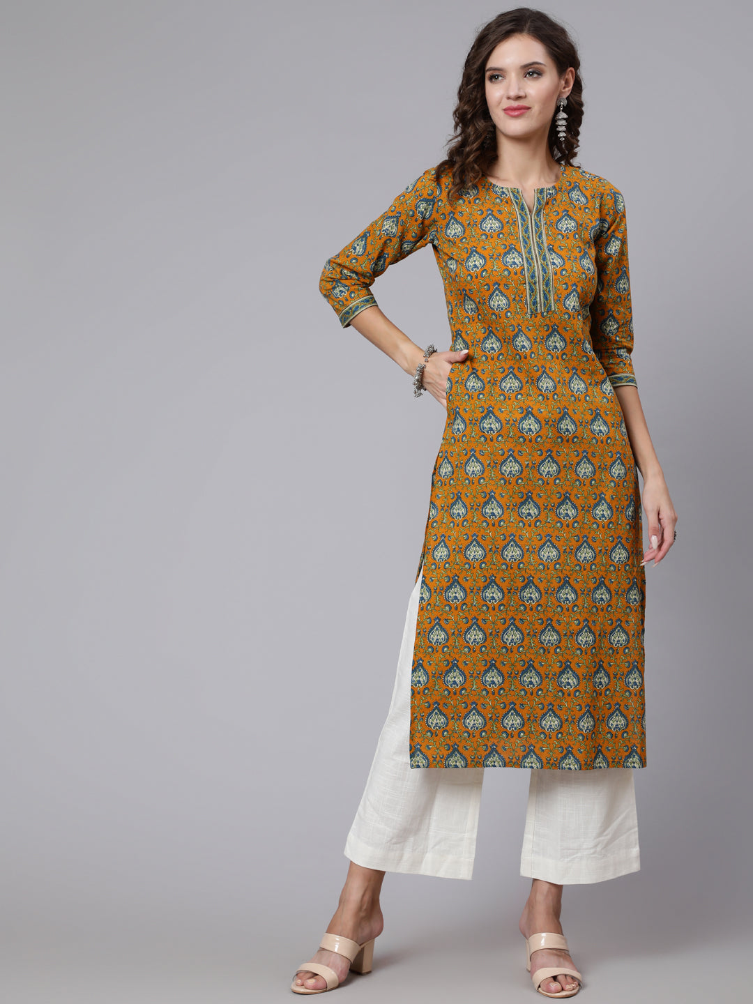 Yellow Printed straight kurta with three quarter sleeves