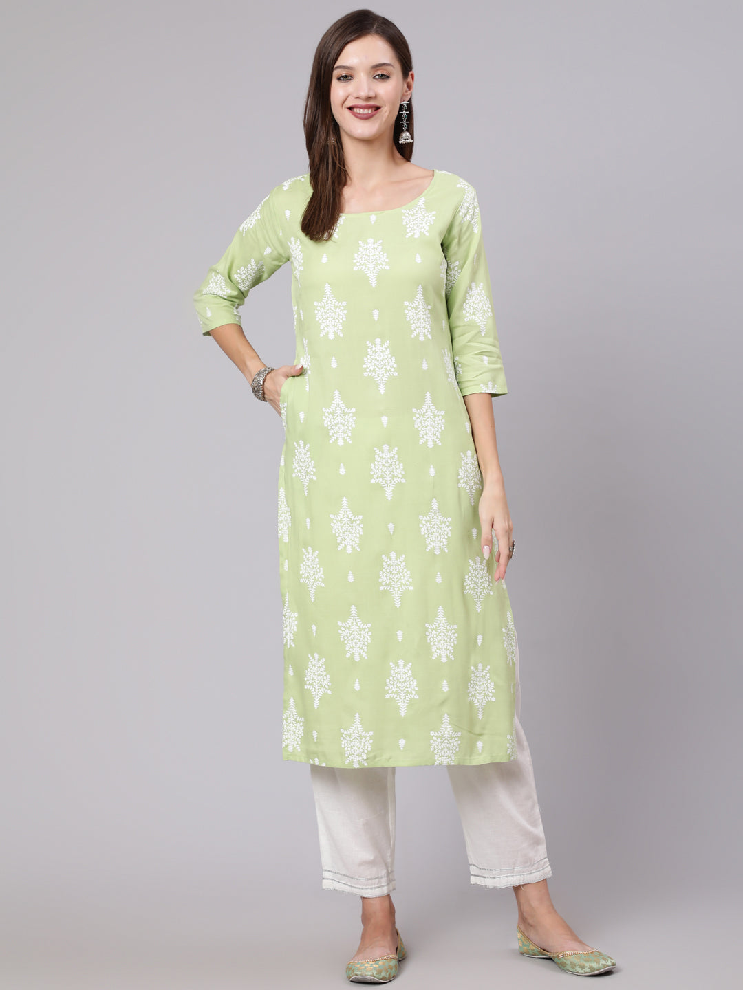 Green Printed Straight kurta With Three Quarter Sleeves