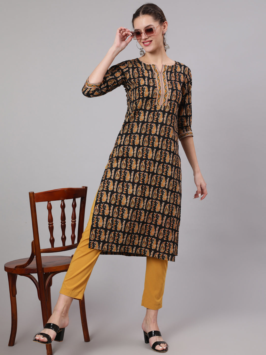 Black Ethnic Printed Straight Kurta With Three Quarter Sleeves