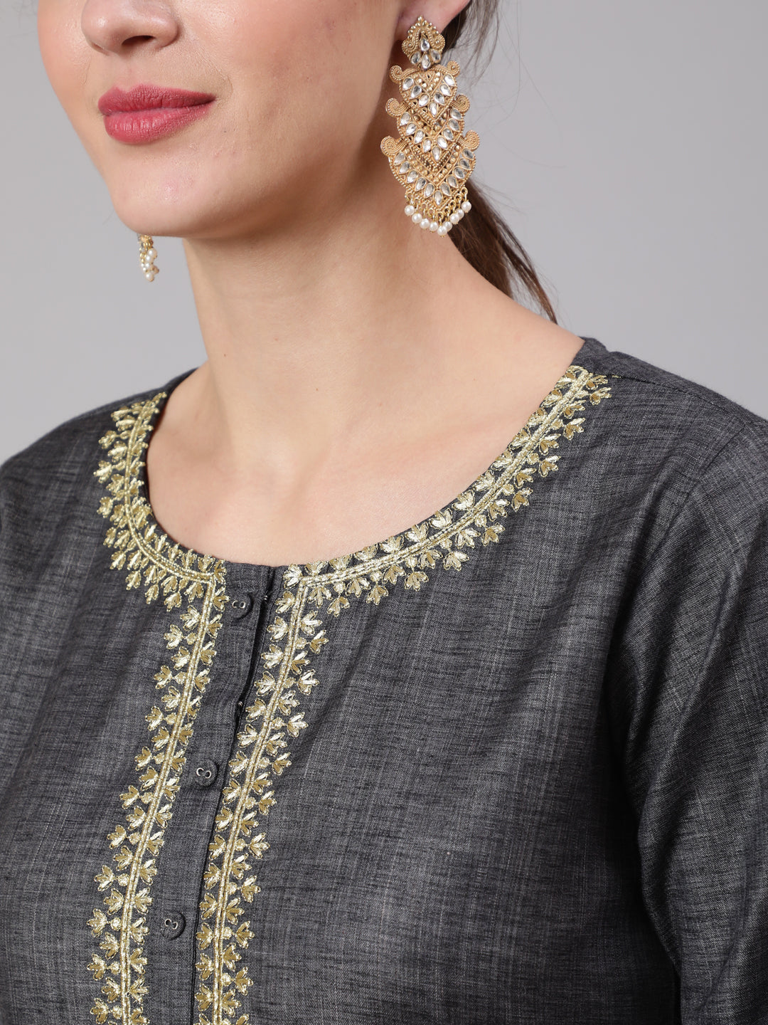 Grey Embridered Straight Kurta With Three Quarter Sleeves