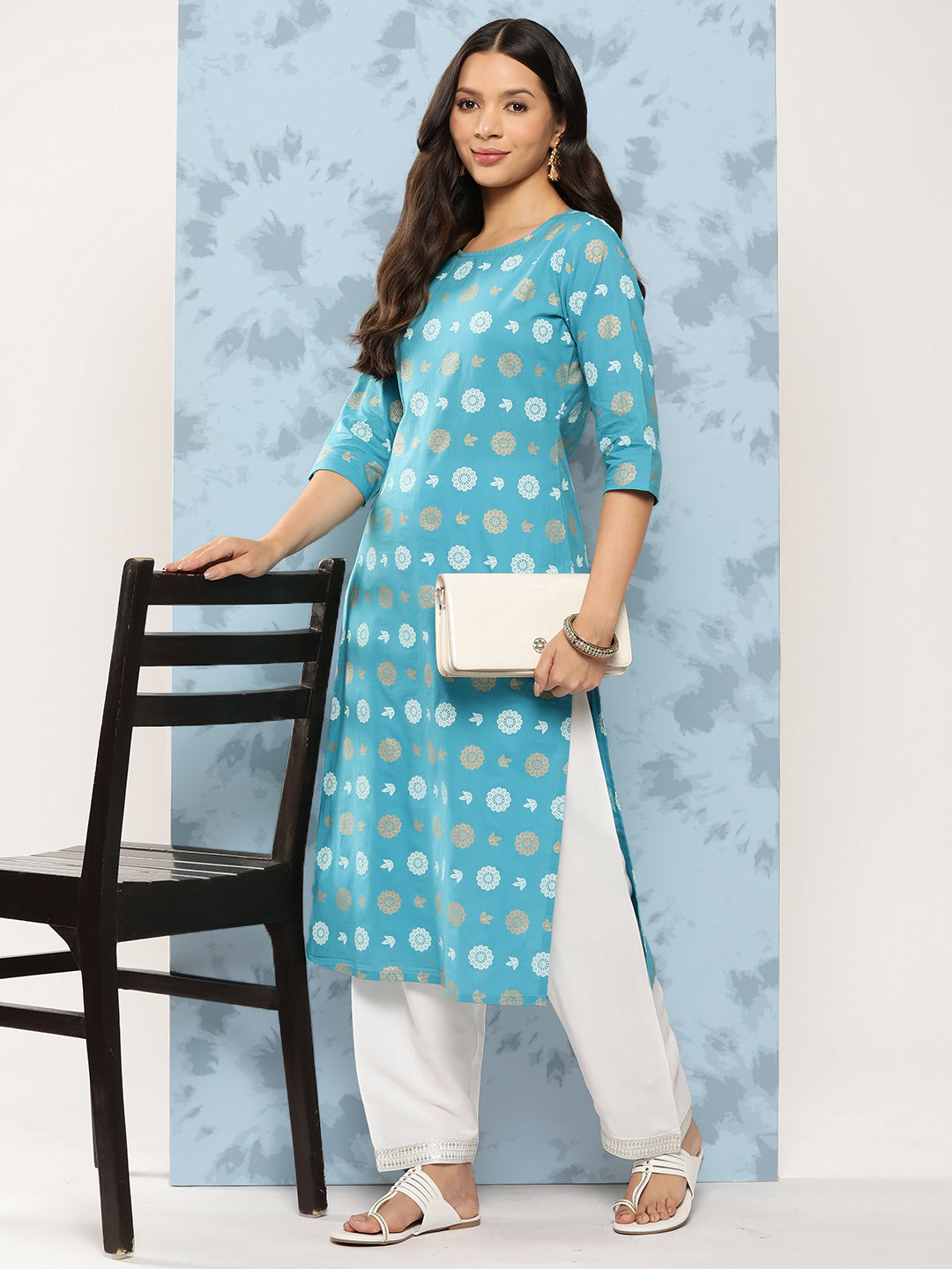 Blue Ethnic Printed Straight Kurta With Three Quarter Sleeves