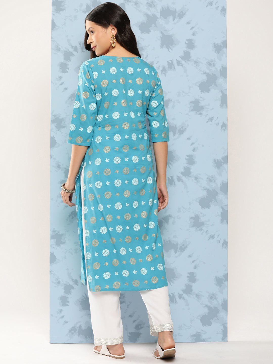 Blue Ethnic Printed Straight Kurta With Three Quarter Sleeves