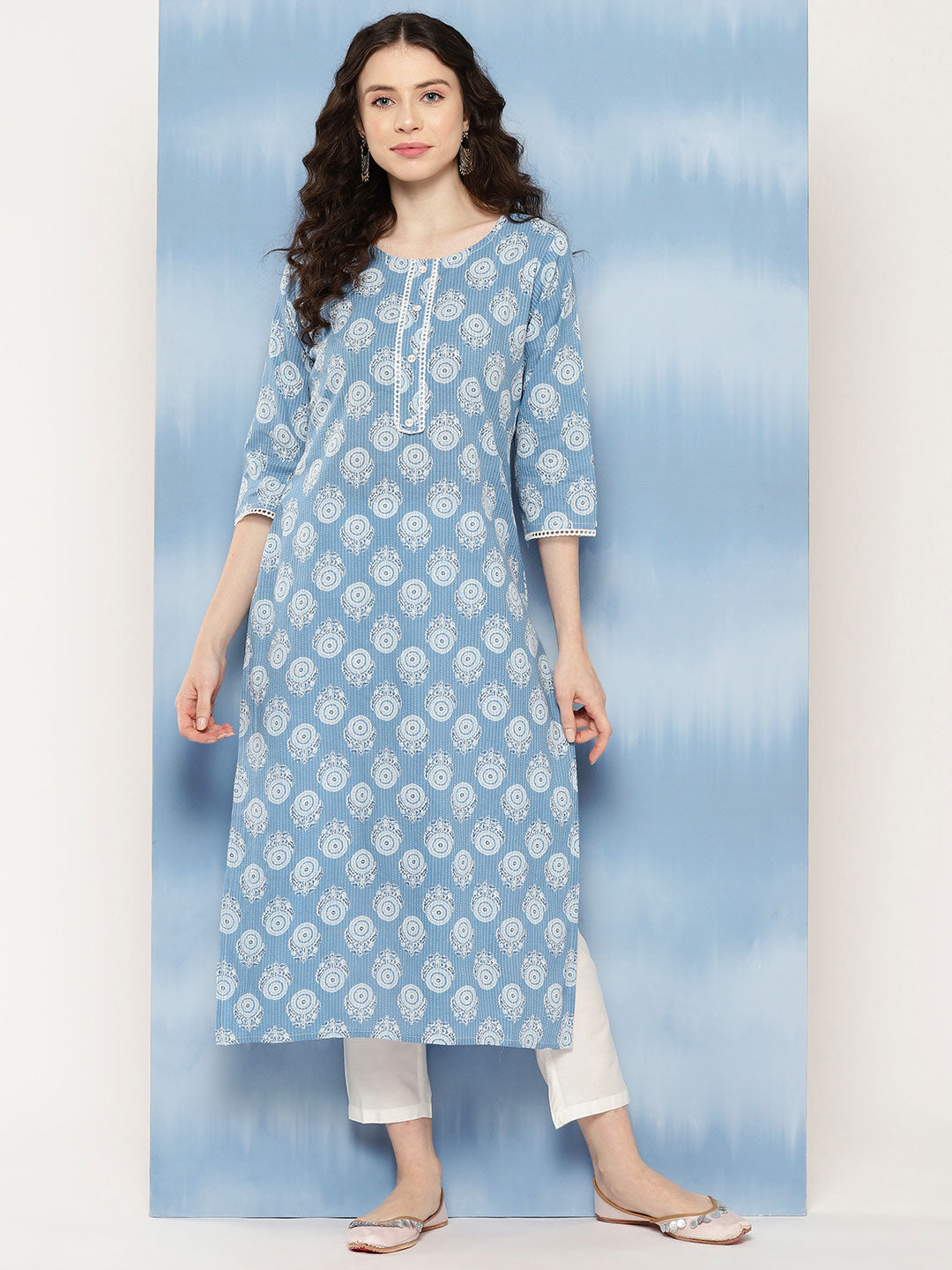 Blue Ethnic Printed Straight Kurta With Three Quarter Sleeves