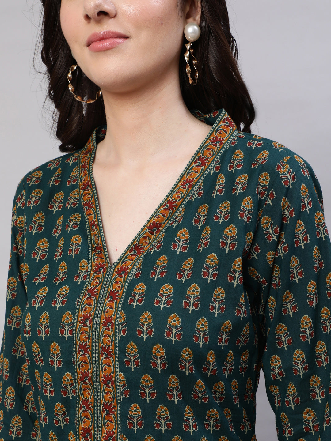 Green Ethnic Printed Straight Kurta With Three Quarter Sleeves