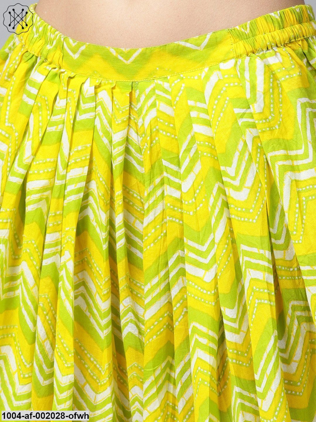 Off White Printed 3/4Th Sleeve Cotton Kurta With Green Printed Patiala Salwar