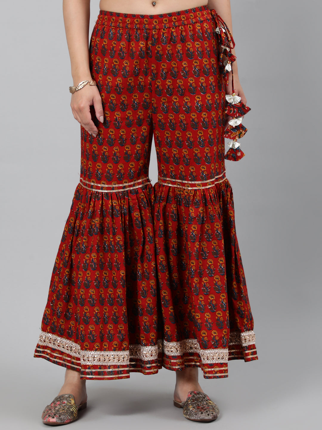 Cotton Hand Work 3/4 Sleeve Flared Round Neck Knee Length Length Kurta Set