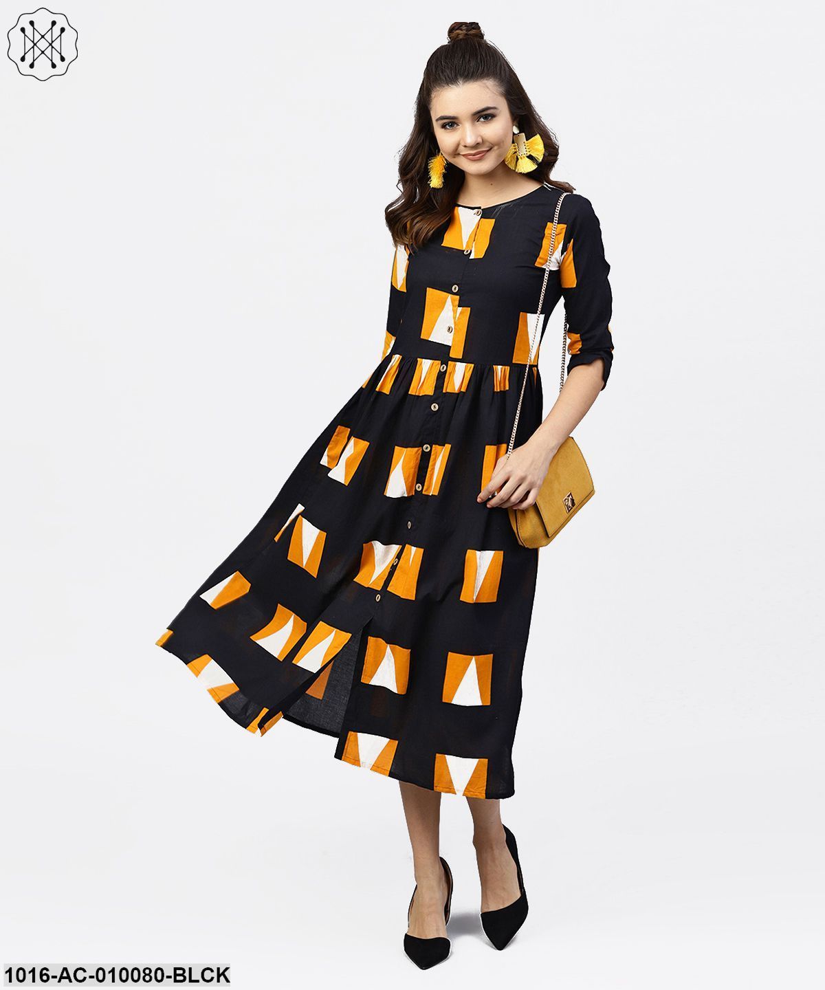 Black Round Neck Printed Dress With Front Placket And 3/4 Sleeves